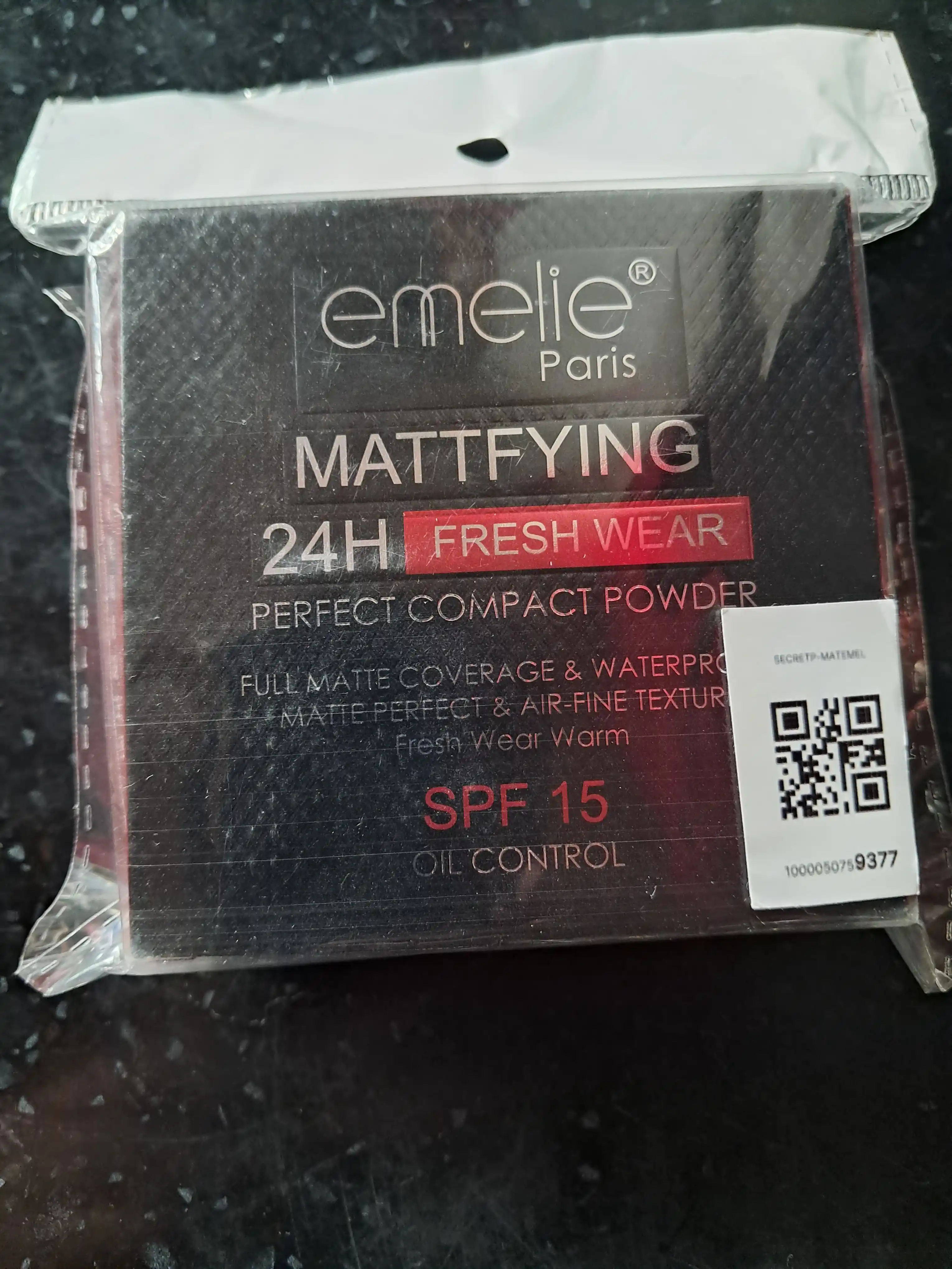 Emelie matlovchi upa, 02,  24 soat mat tekislaydi, SPF 15