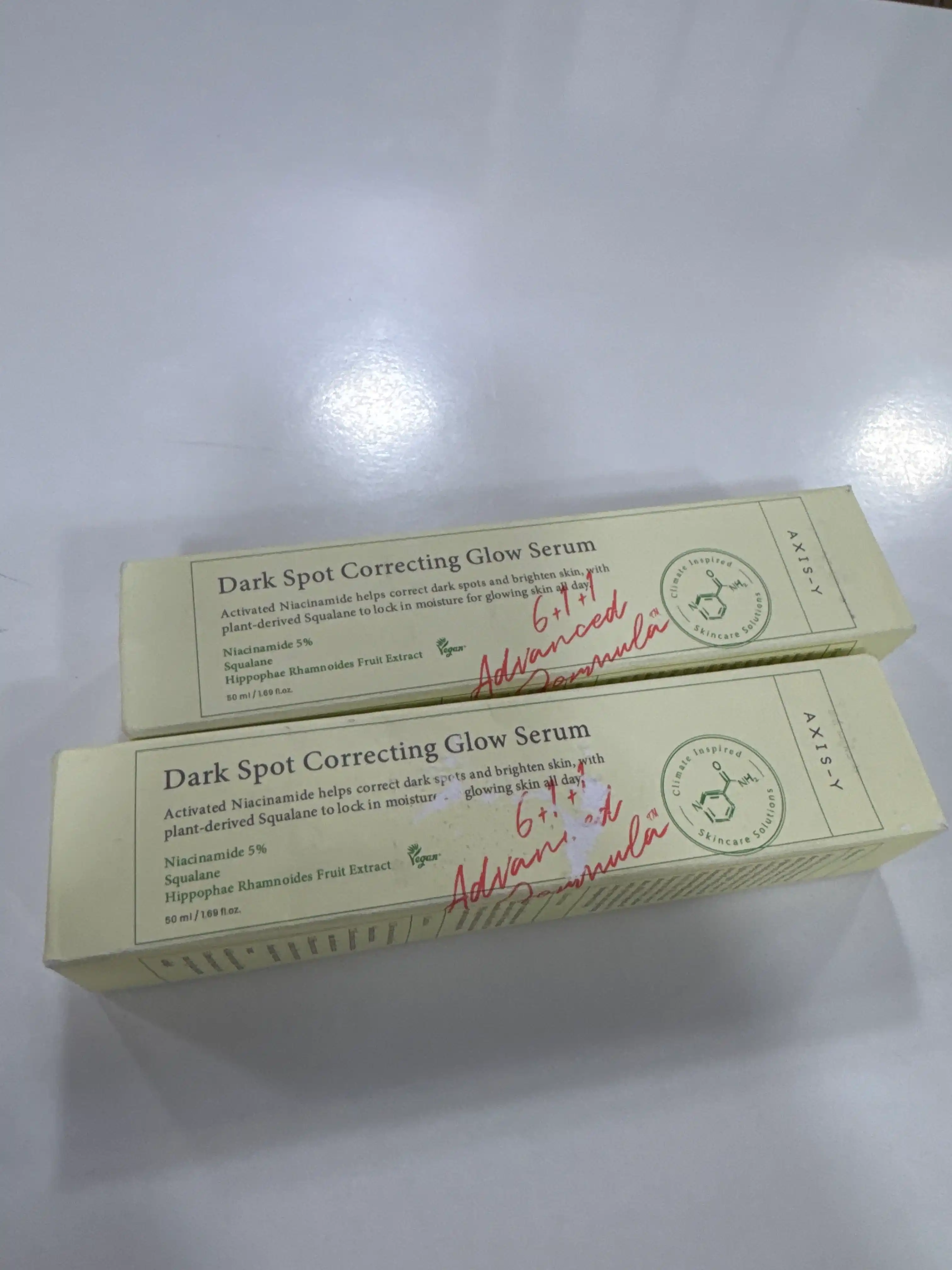 Tiniqlashtiruvchi zardob Dark Spot Correcting Glow Serum Axis-Y, 50 ml