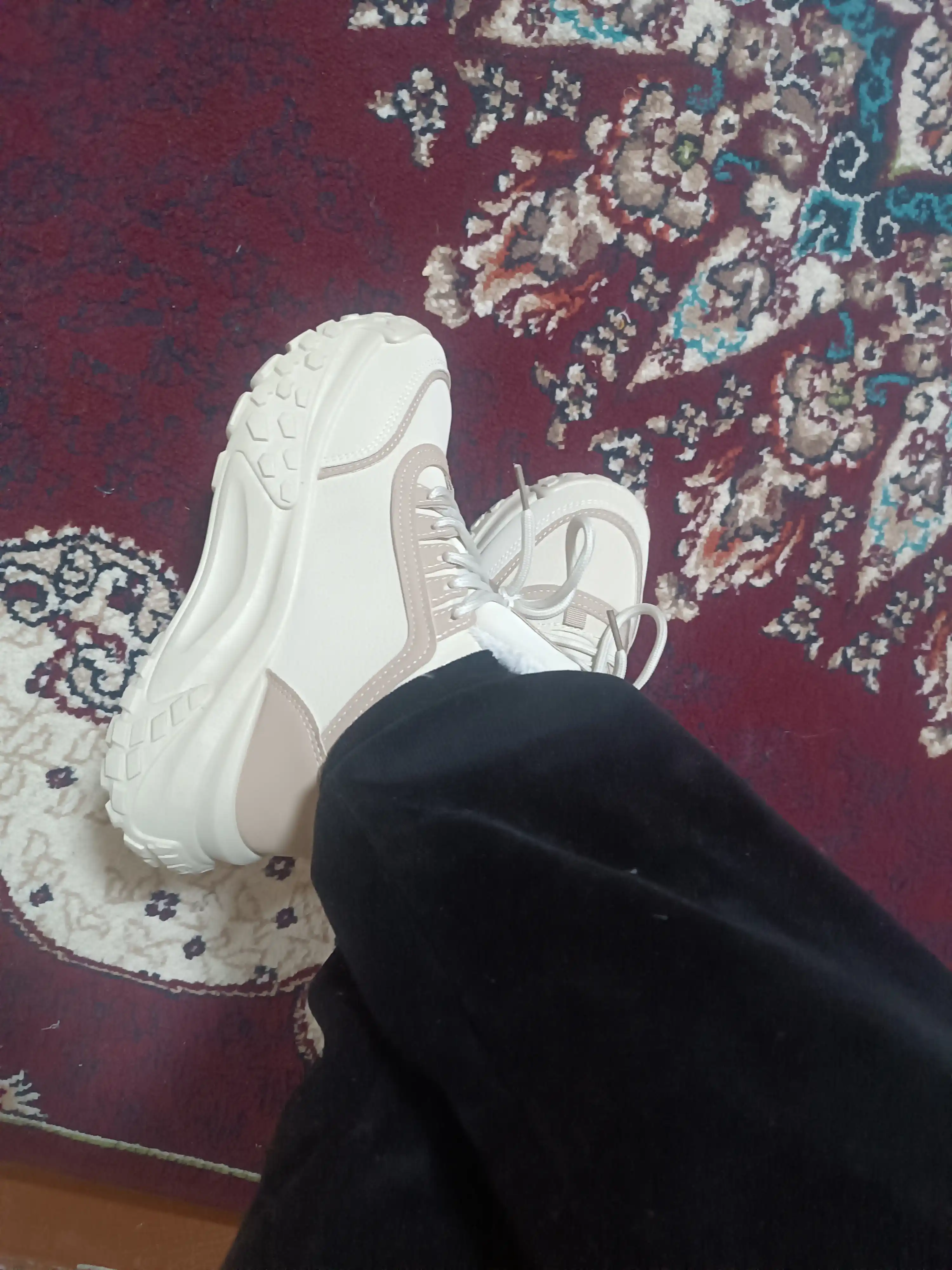 Зимние кроссовки с мехом женские, зимние, на 1 размер маломерка 36-40
