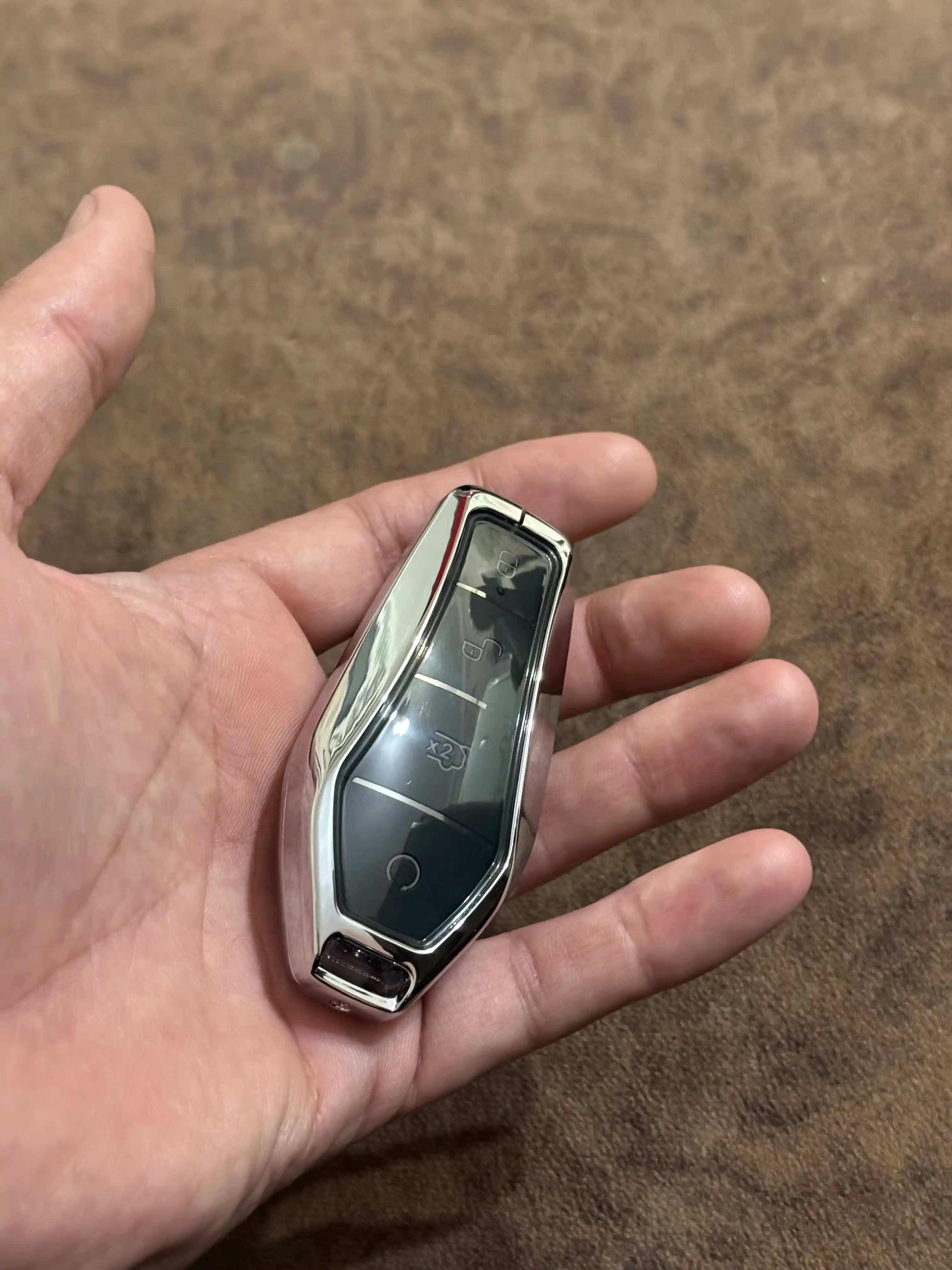 Metall gʻilof BYD E2/Yuan Up/Song Plus/Pro/Smart/Han/Tang avtomobil kaliti, pulti uchun