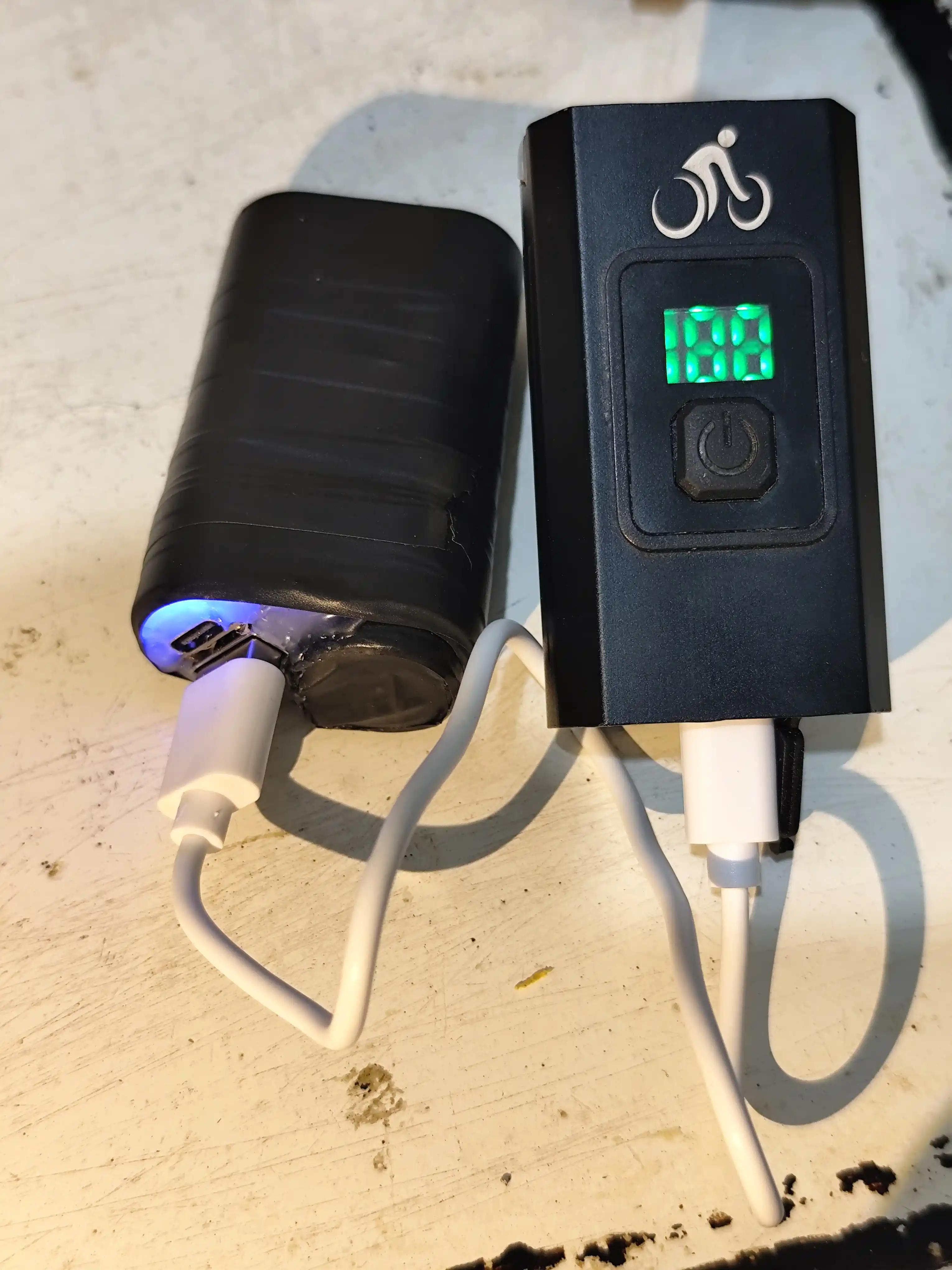 TYPE-C kirish va USB-A chiqishi 5V 2A bo'lgan PowerBANK moduli