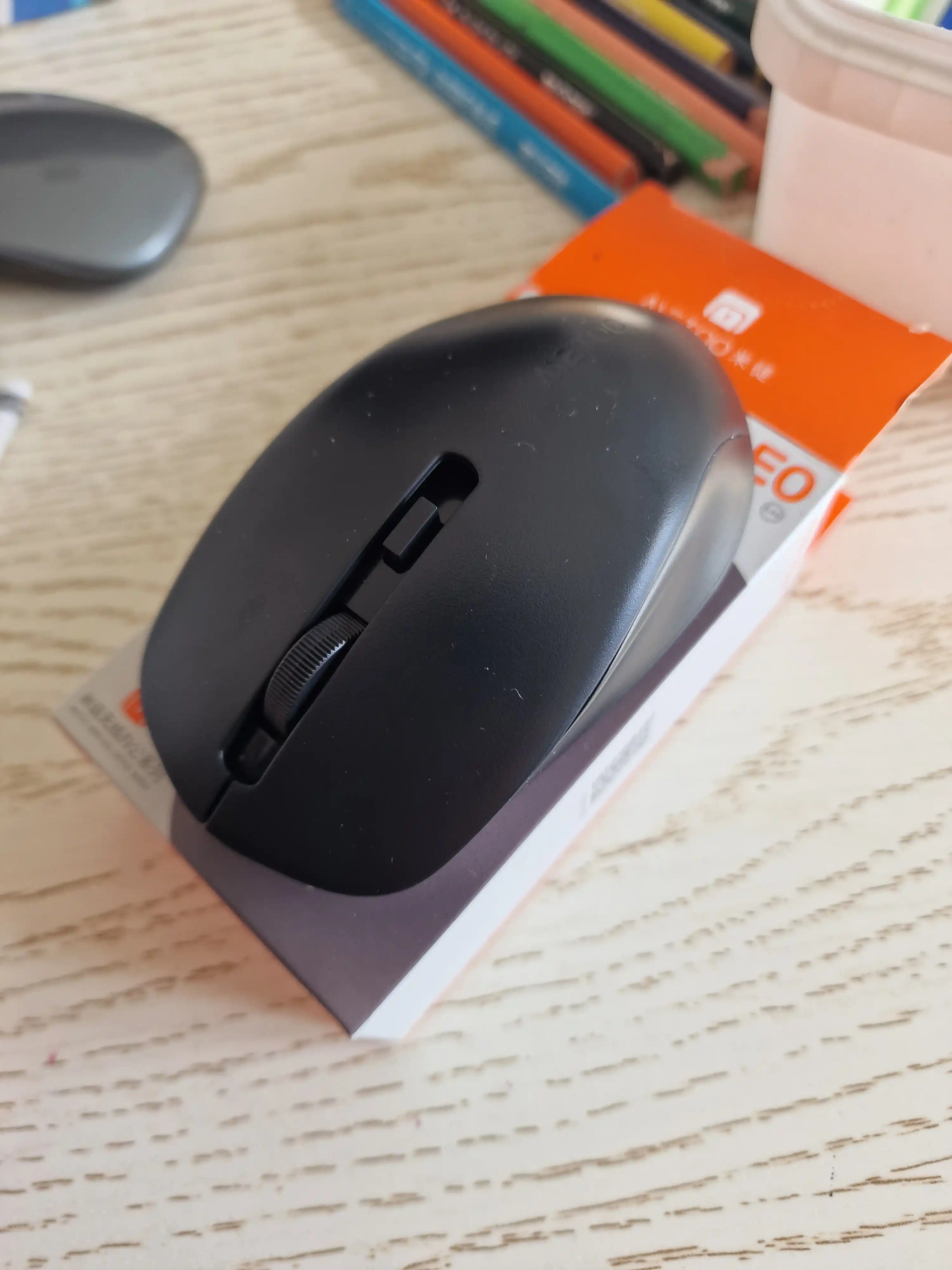 Simsiz va ovozsiz sichqoncha Metoo E0 2.4G, Bluetooth