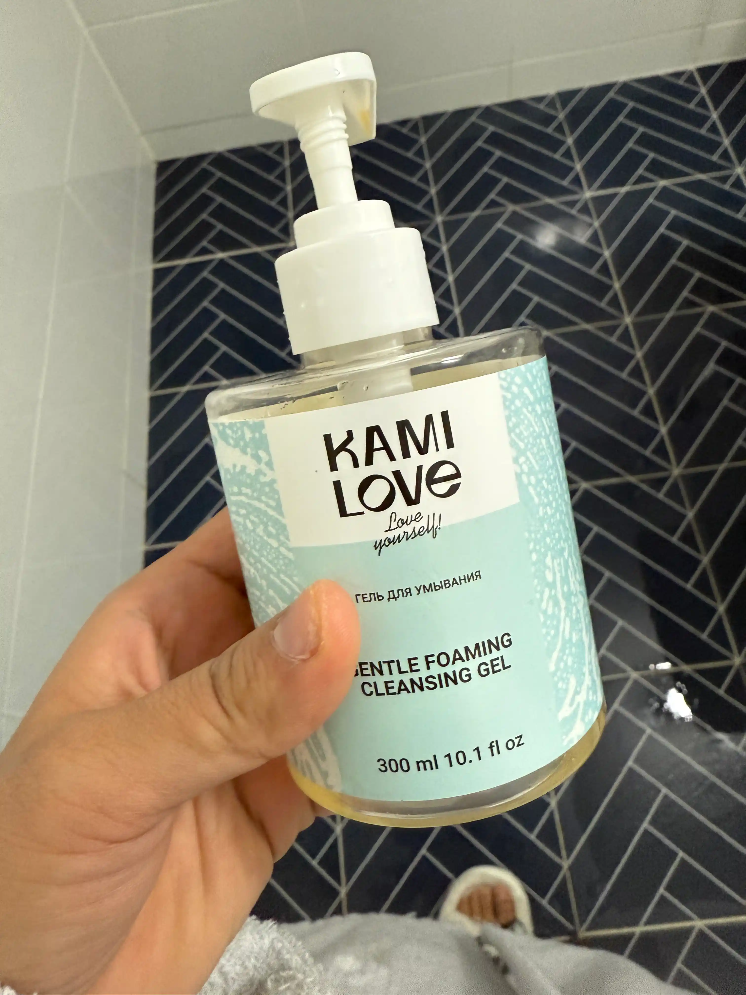 Yuz uchun yumshoq ko'pikli tozalovchi gel Kamilove, 300ml