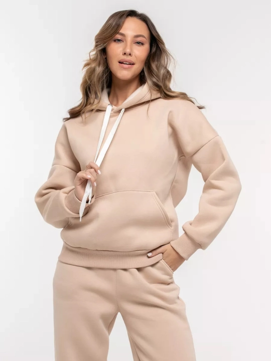 Ayollar sport kostyumi