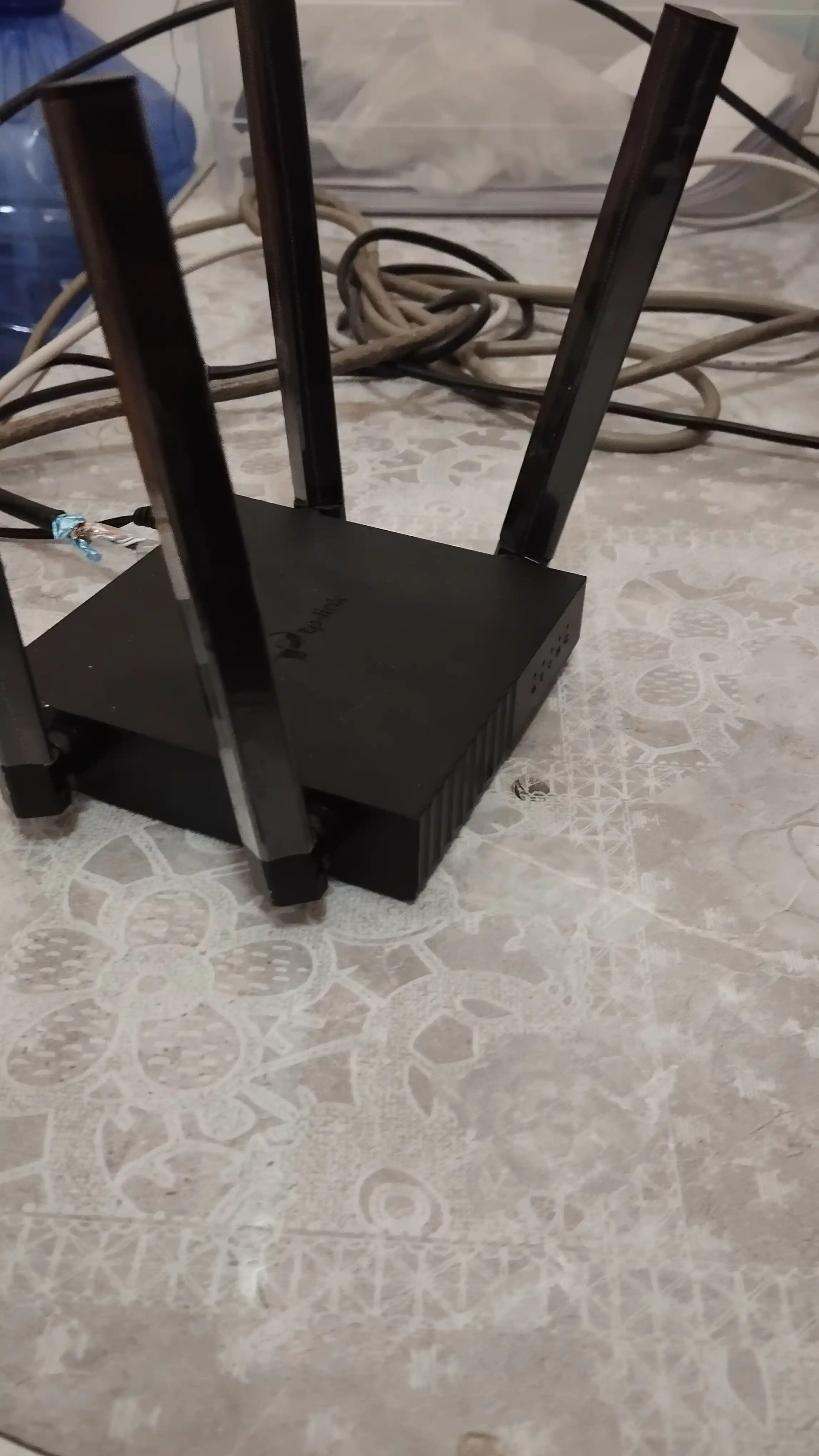 Ikki diapazonli Wi-Fi router TP-Link Archer C54 AC1200 MU-MIMO-ni qo'llab-quvvatlaydi