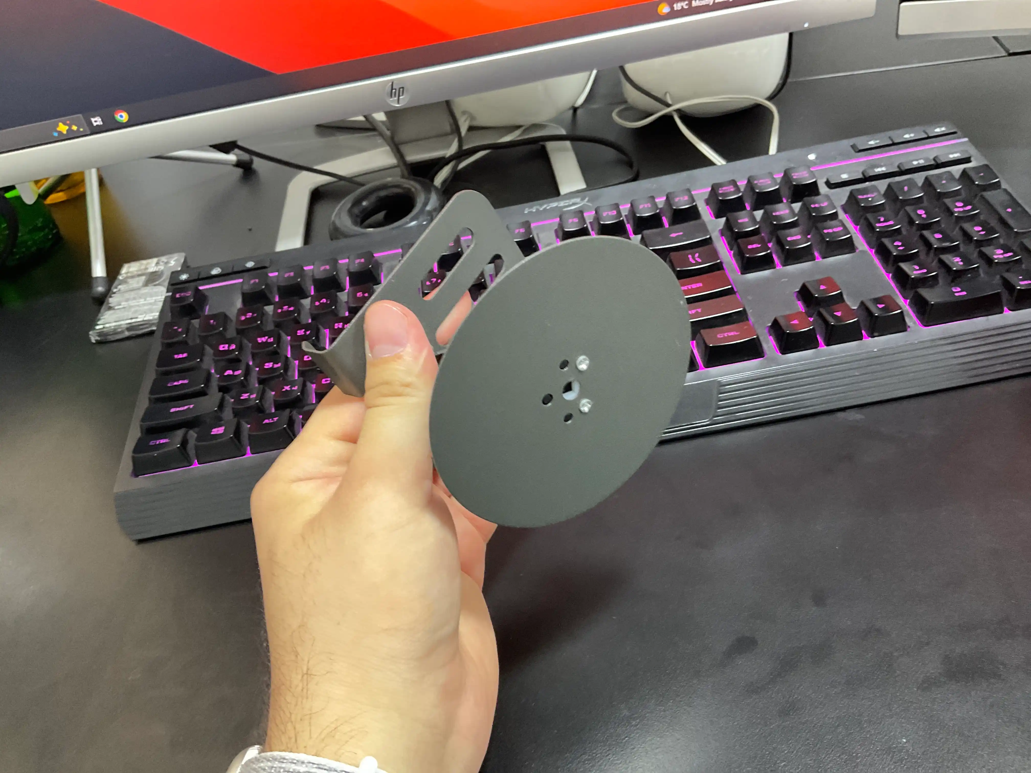 Telefon va planshetlar uchun metall tutqich, 360 darajaga aylanadi, taglik