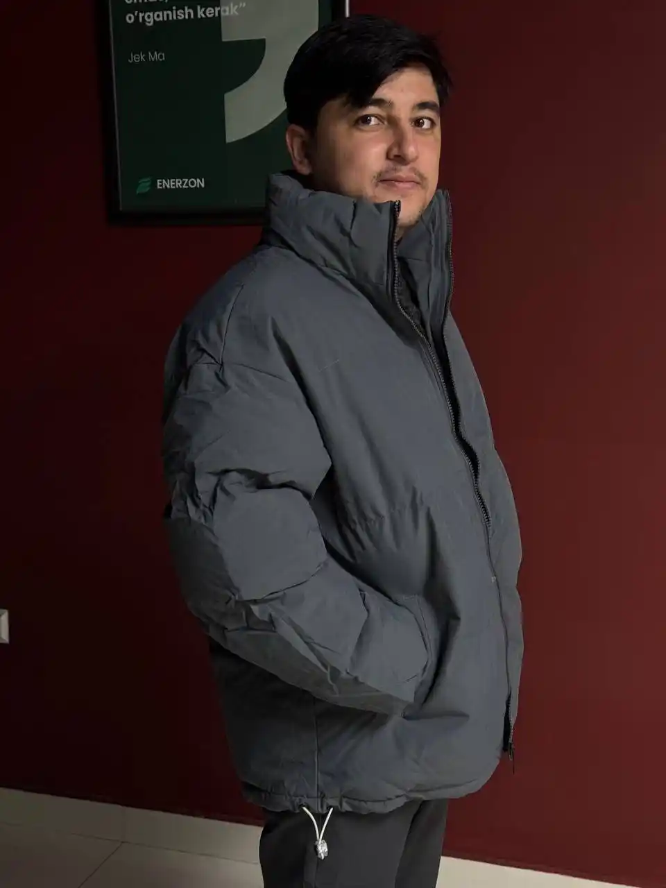 Erkaklar uchun qishki kurtka