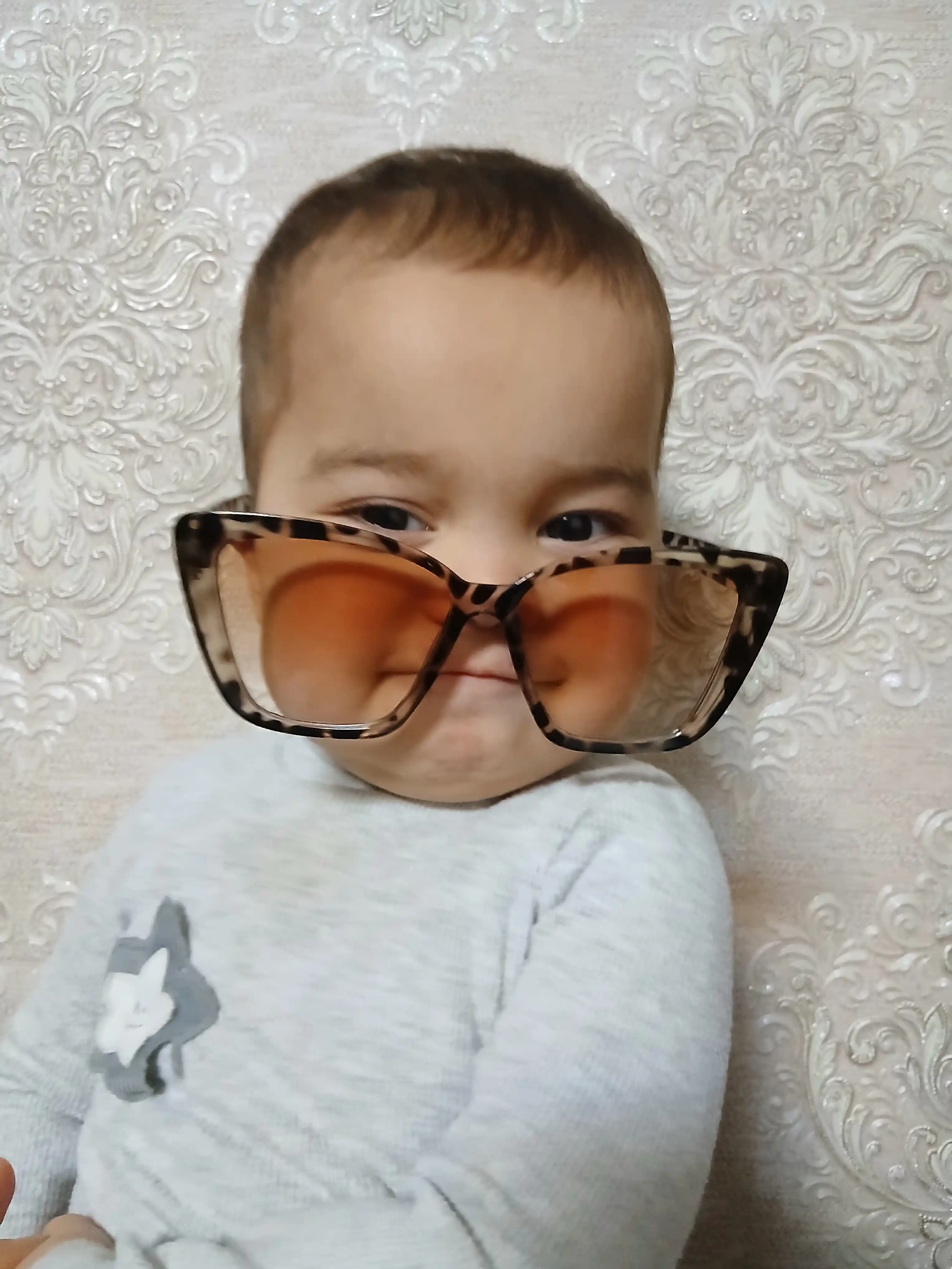 Ayollar ko'z oynaklari, quyoshdan himoya ko'zoynagi