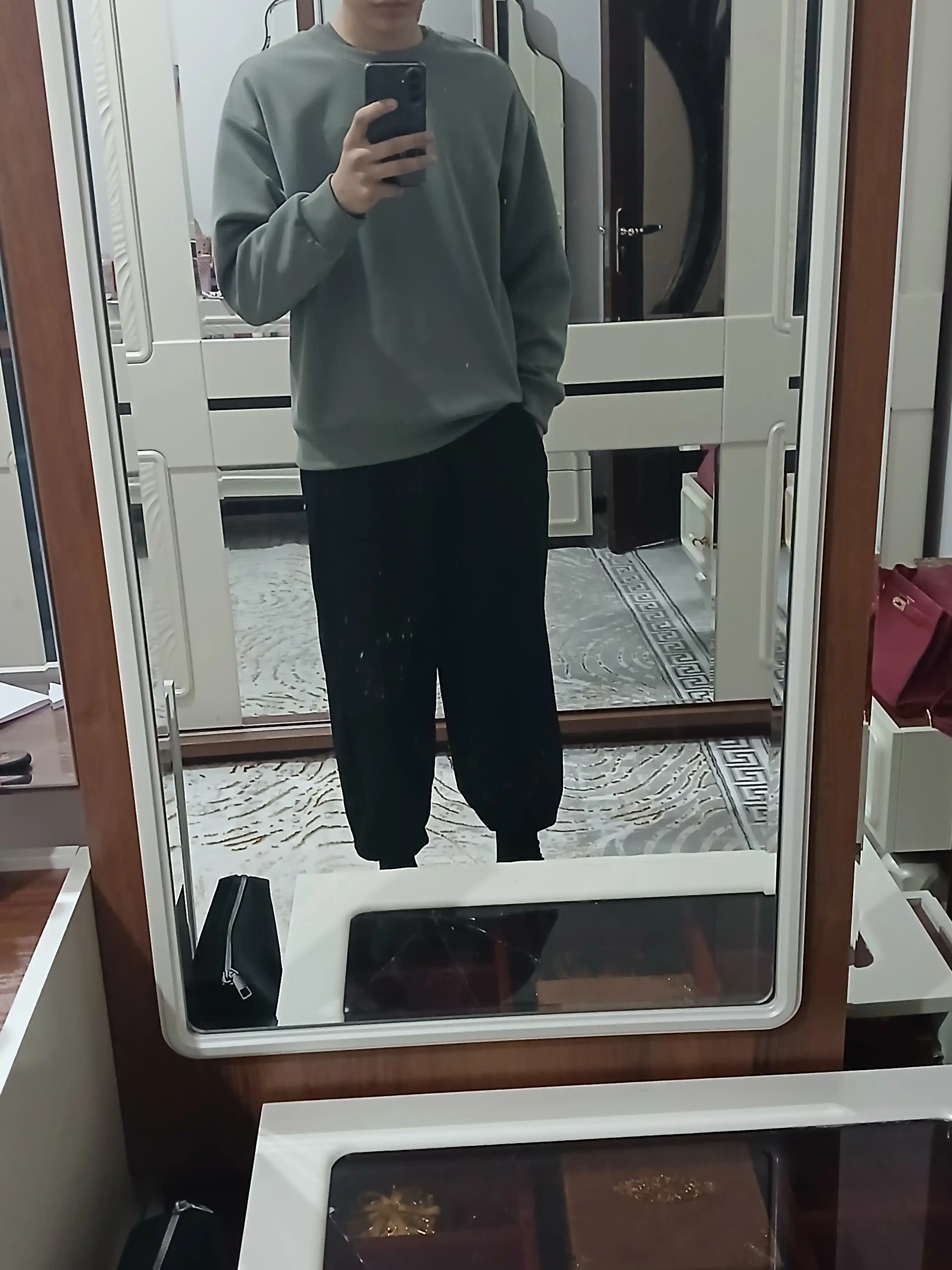 Erkaklar uchun keng shimlar, triko oversize