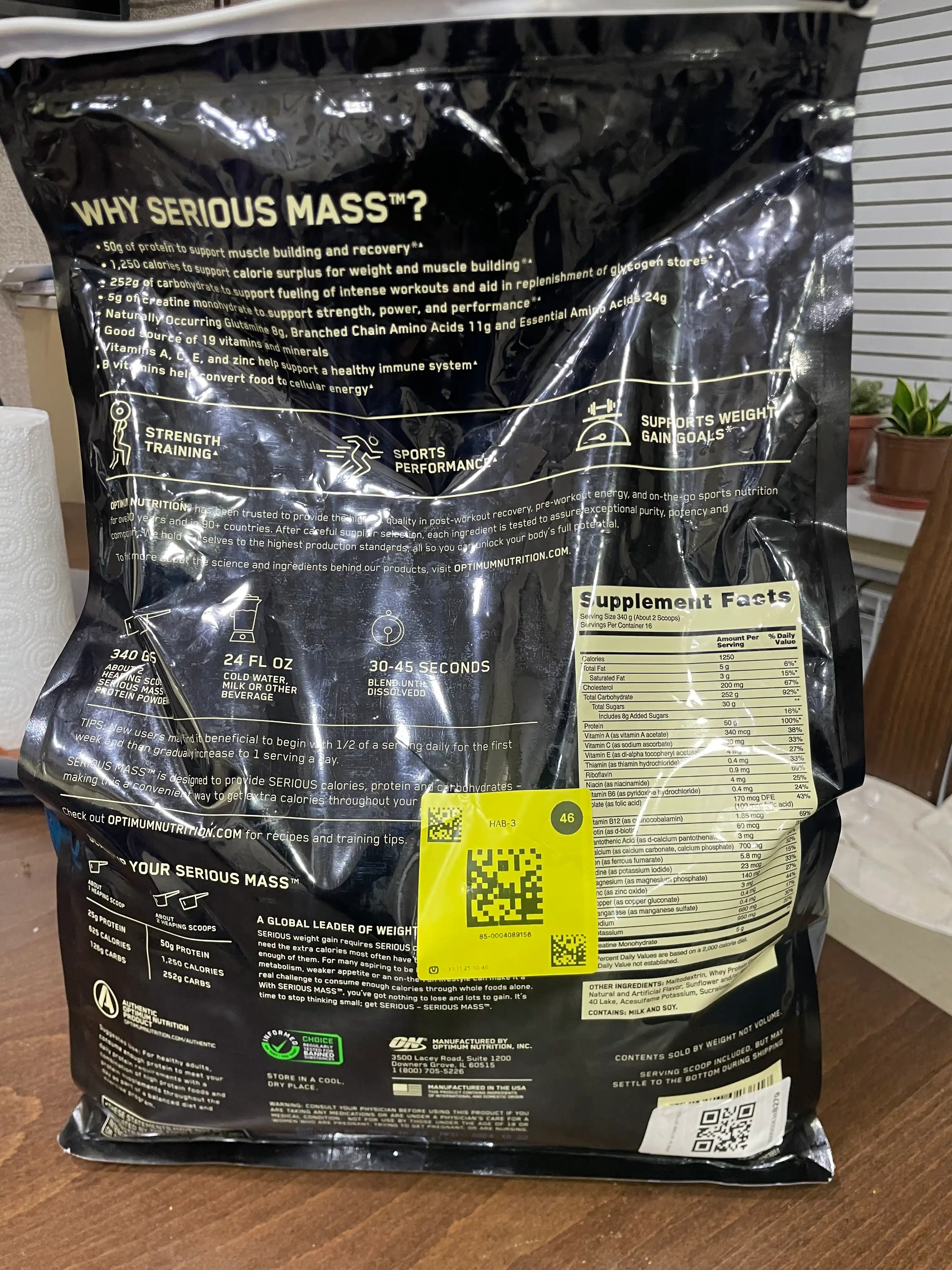 Stikerli Amerika geyneri Serious Mass Optimum Nutrition, 5.5 kg, 5 gr creatin tarkibida