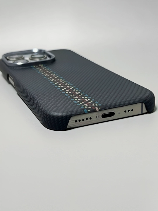 Karbon chexol iPhone 13, 14, 15, 16, 17 Pro Max, Magsafe bilan — ayfon chehol 16 Pro Max