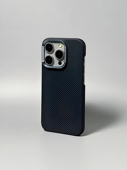 Karbon chexol iPhone 13, 14, 15, 16, 17 Pro Max, Magsafe bilan — ayfon chehol 16 Pro Max