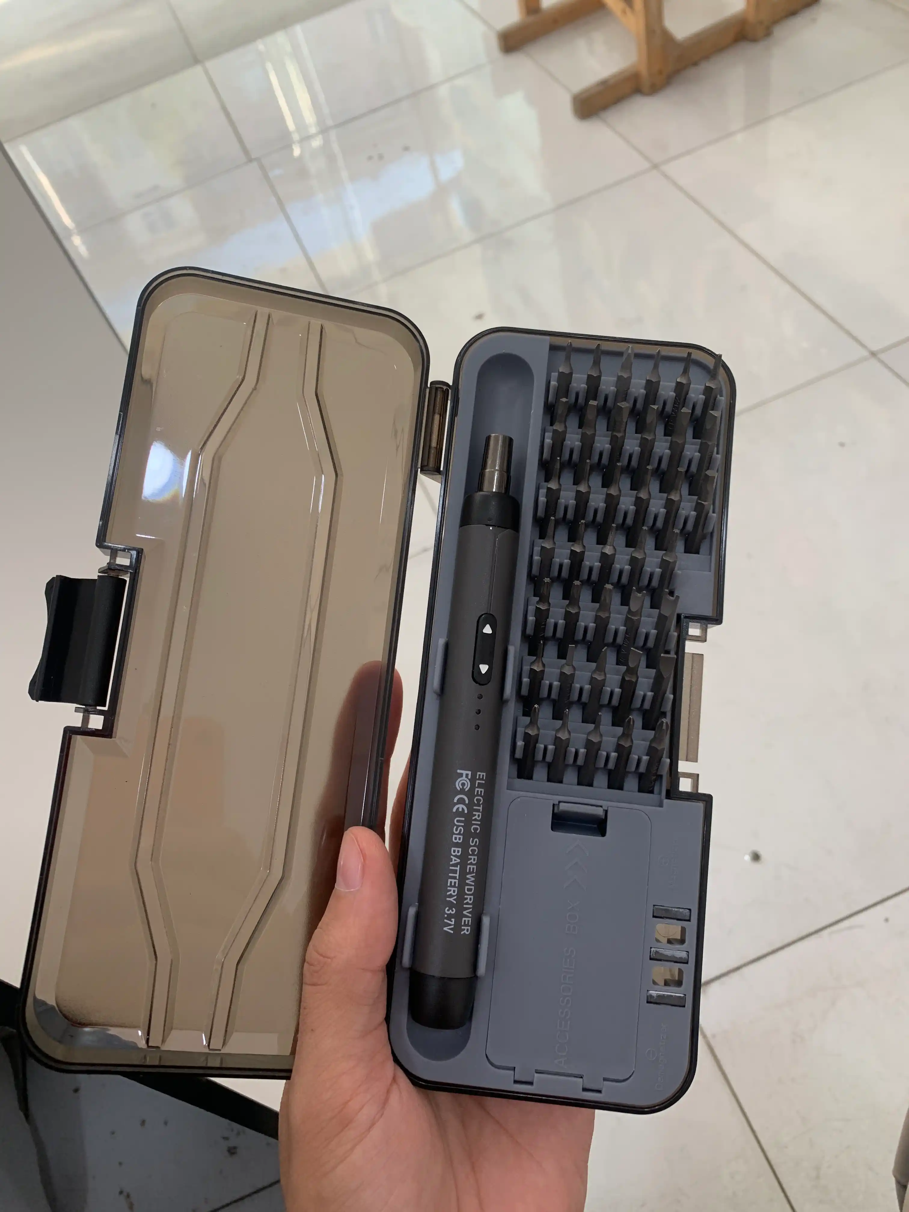 USB tez zaryadlanadigan  otvyortkalar to'plami -ko'p bitli portativ ta'mirlash asbobi