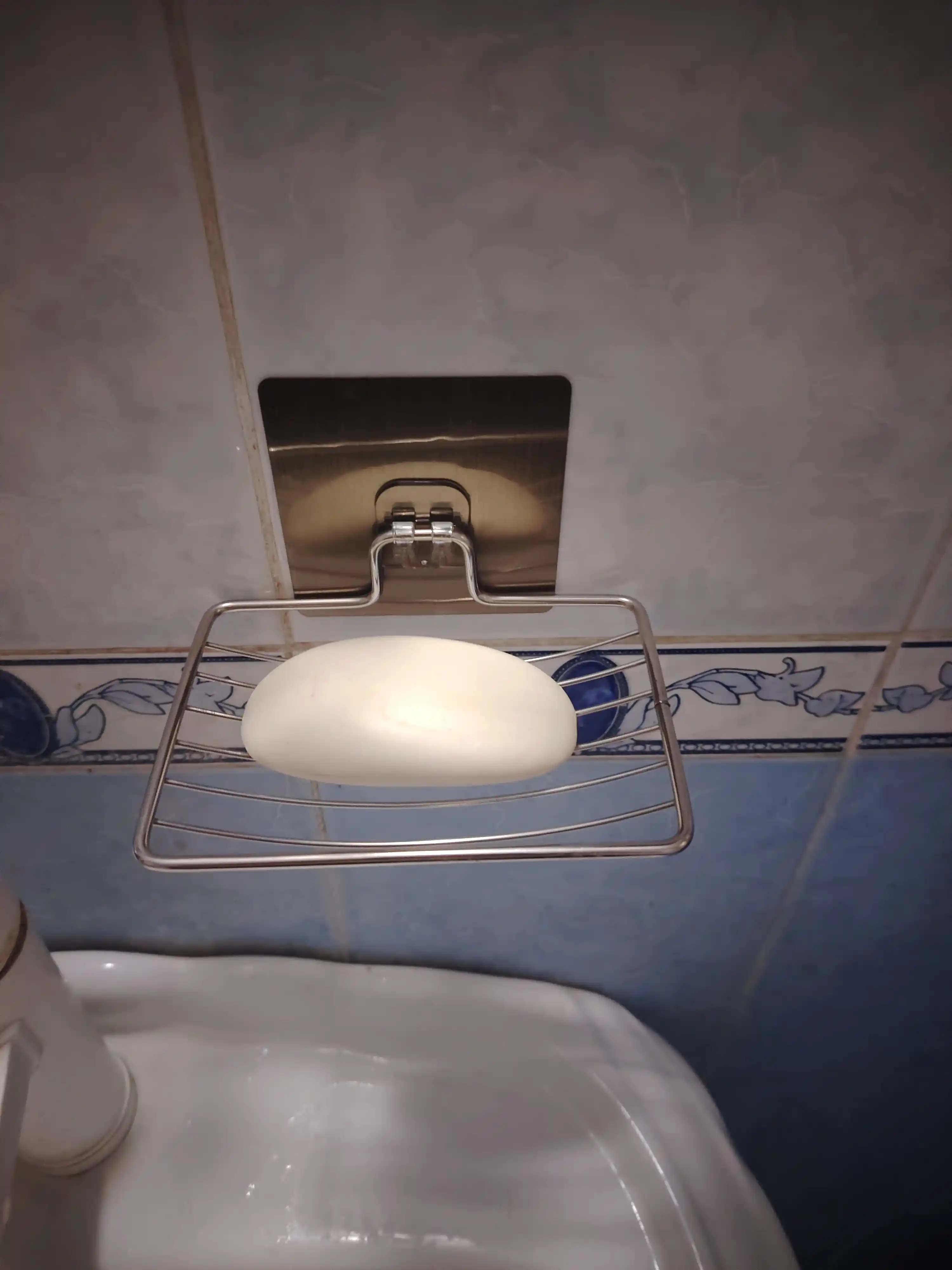 Hammom, oshxona yoki dush uchun zanglamaydigan po‘lat sovun idishi