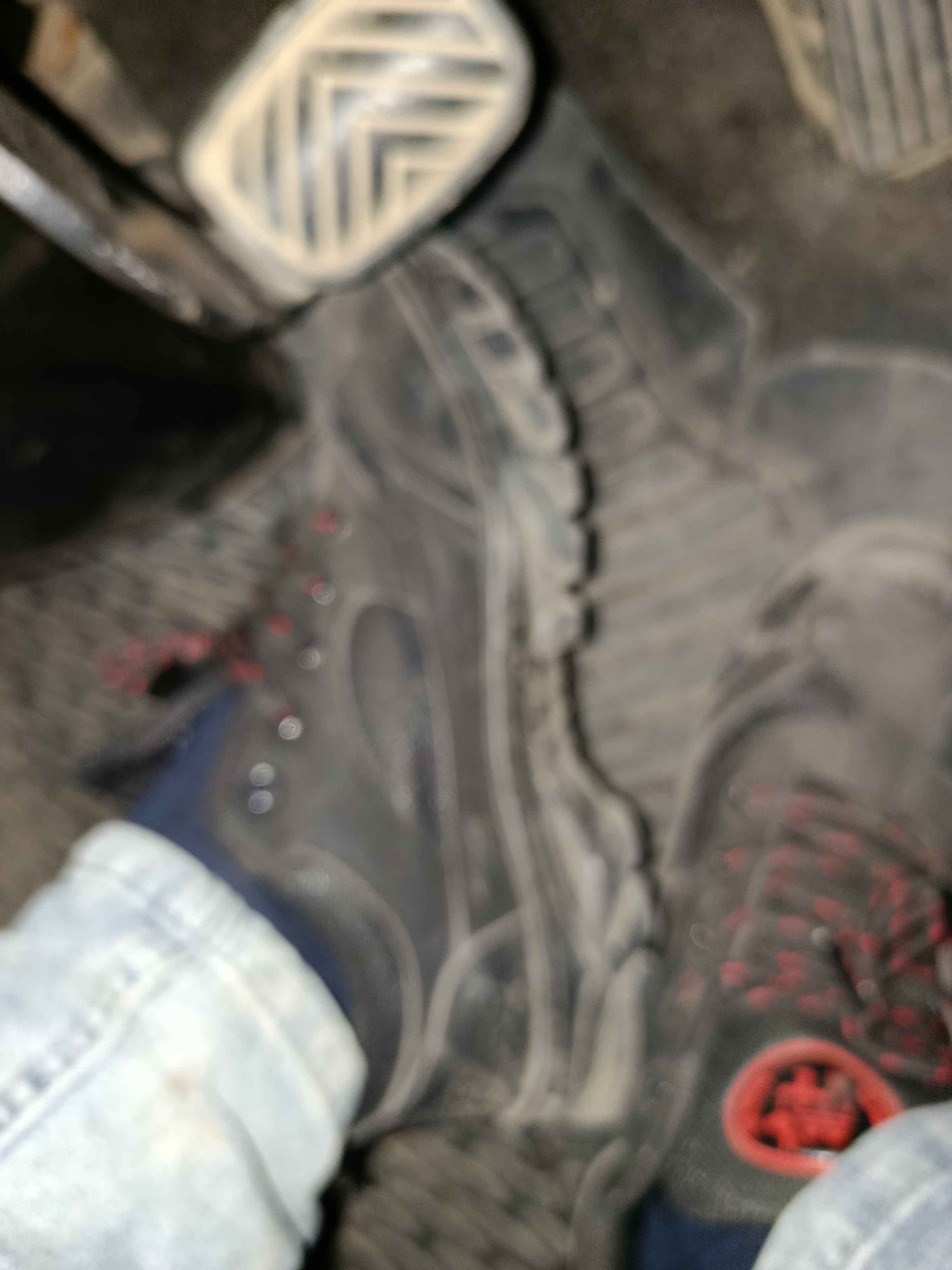 Erkaklar treking krossovkalari, kuzgi - qishki botinkalar