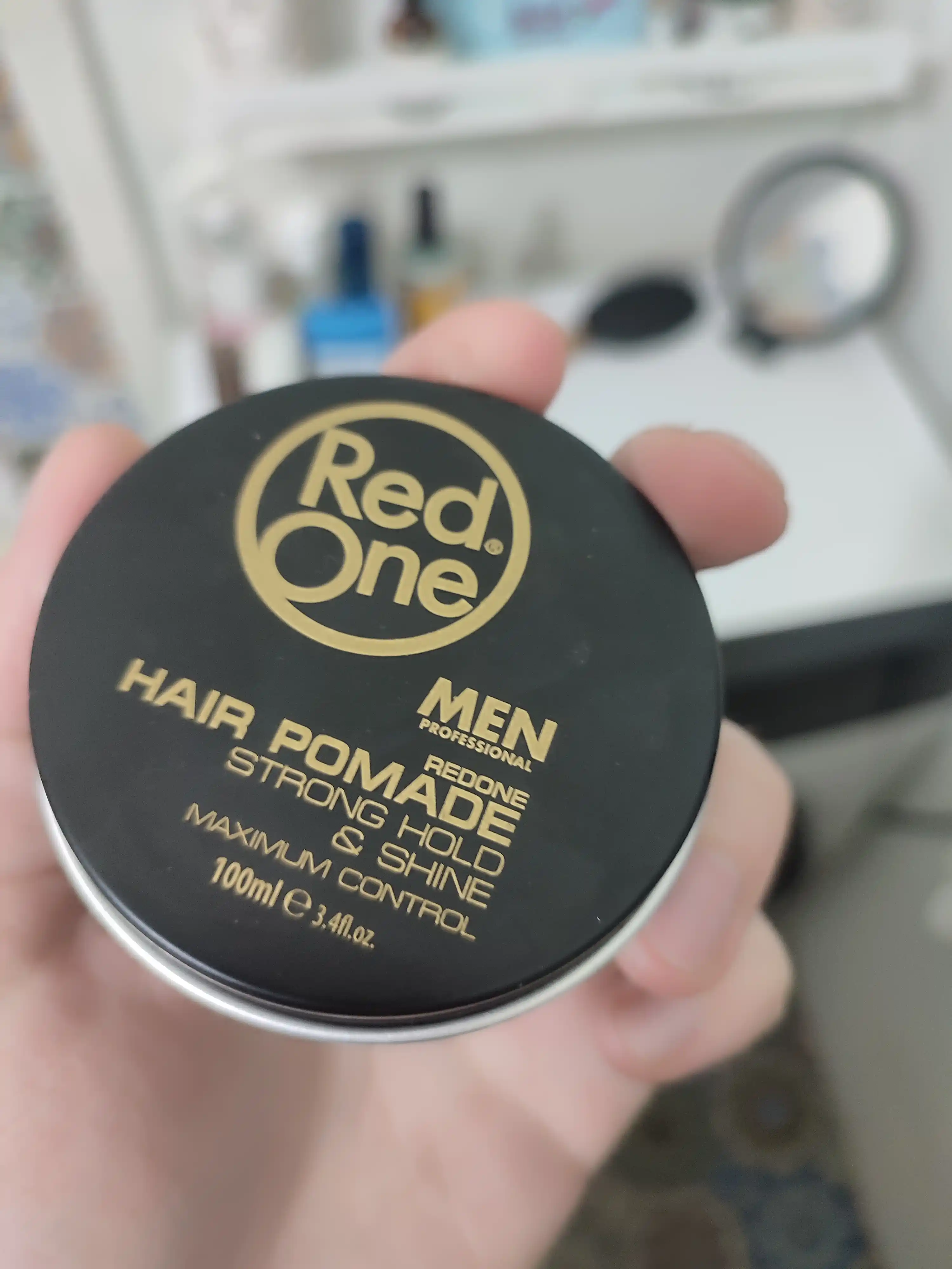 Red One erkaklar uchun soch pomadasi, kuchli ushlash va tabiiy yaltiroq, 100 ml
