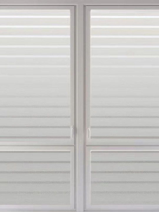 Derazalar uchun dekorativ quyoshdan himoya qiluvchi plyonka, razmer 45 sm * 2 m