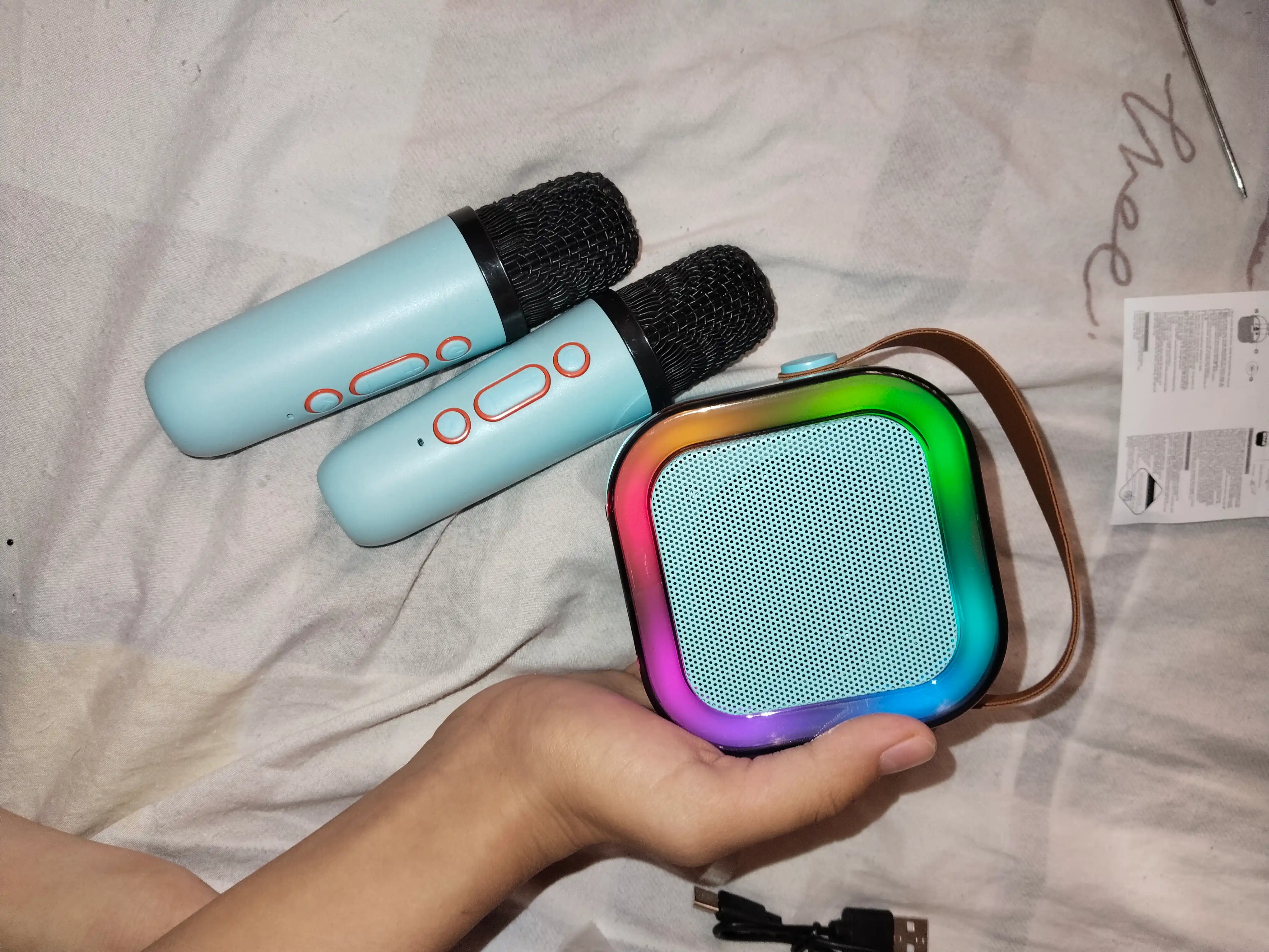 Musiqiy portativ karaoke kolonka, mini karaoke, Bluetooth, 2 simsiz mikrofon