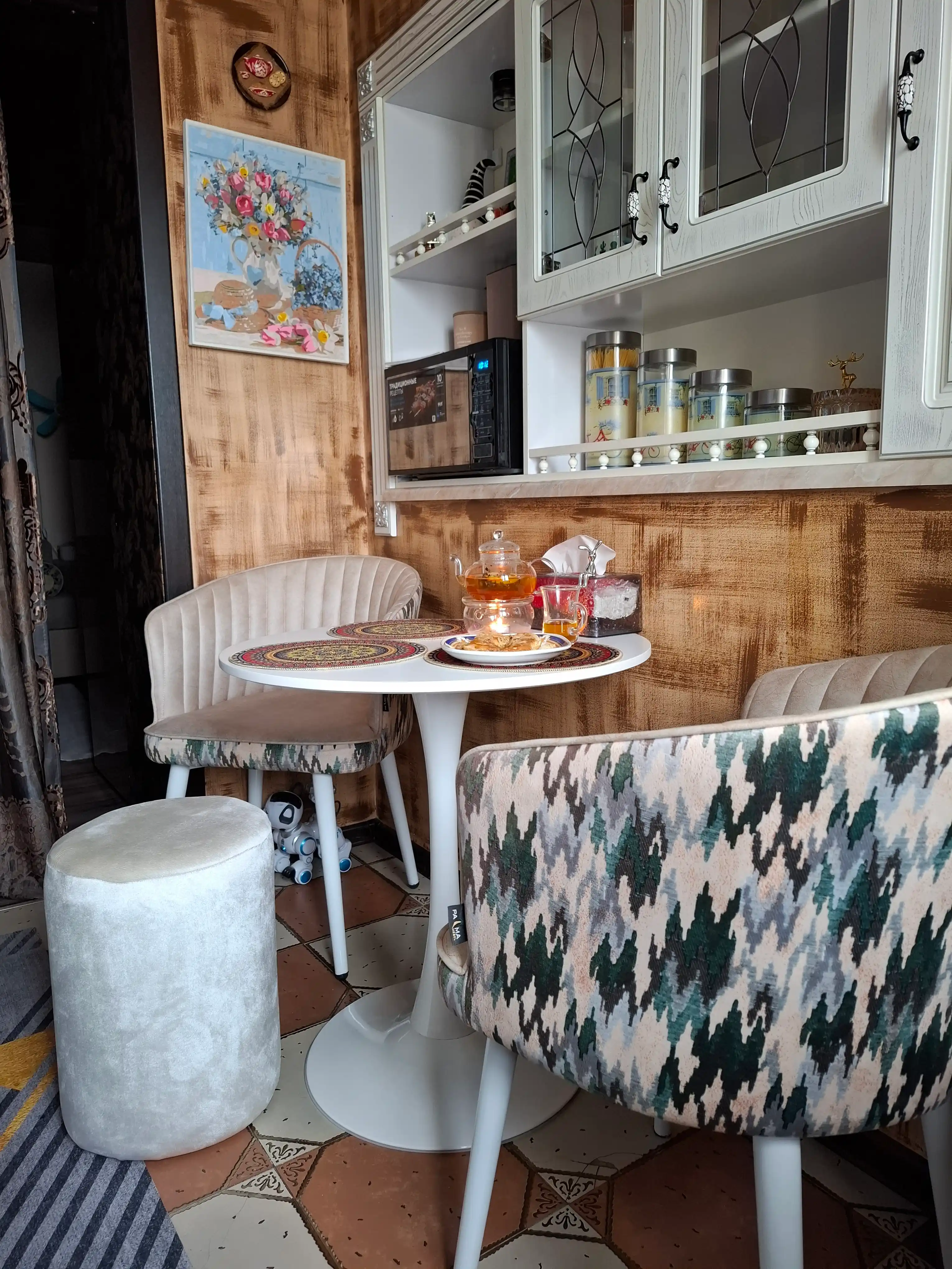 Круглый стол 70 см, Miss Lucky Seven, кухонный, для гостиной, кафе, офиса и переговорной