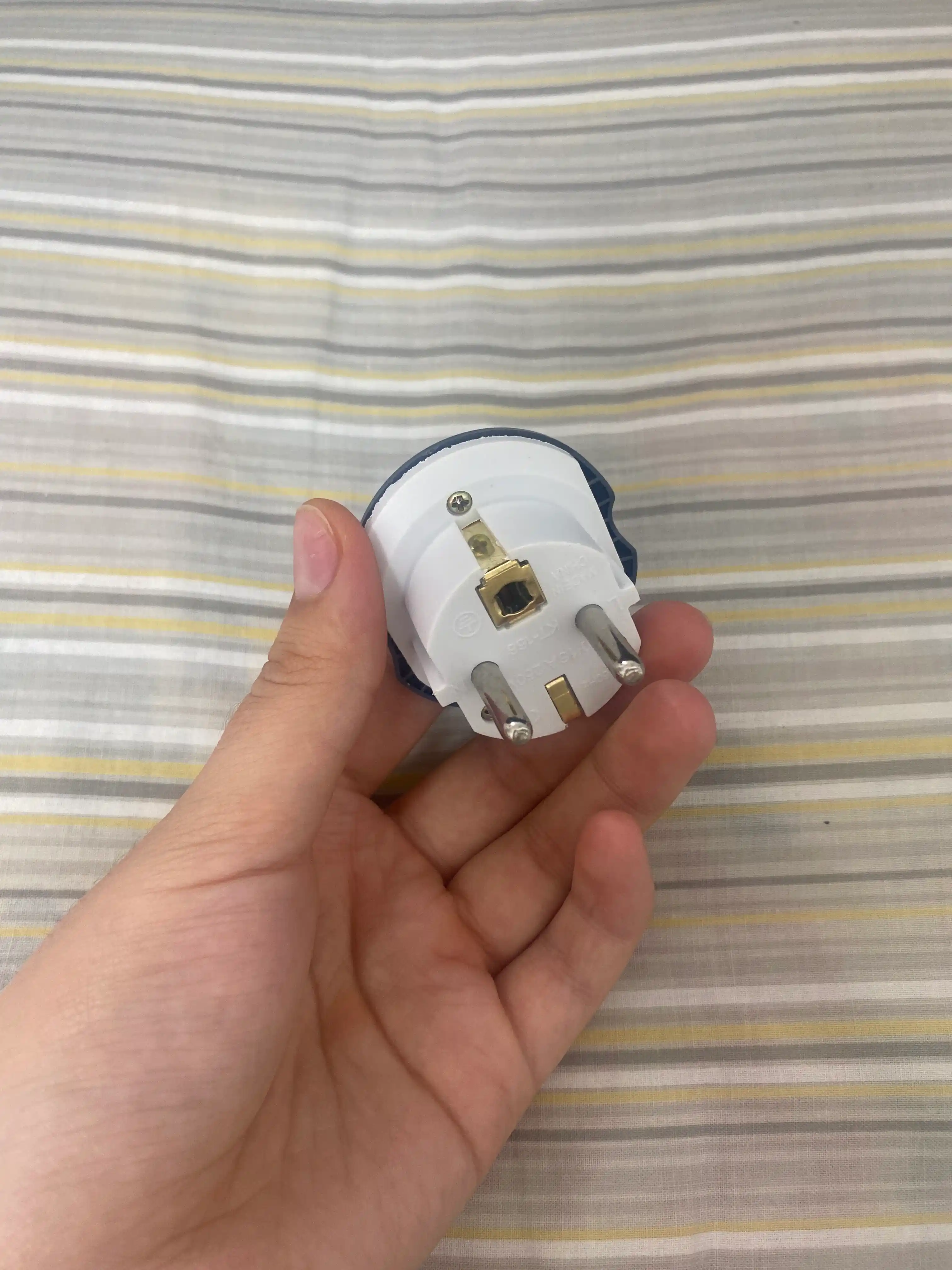 Yevropa vilkali konvertor adapteri, Merkan KT168, terminator, 16 A