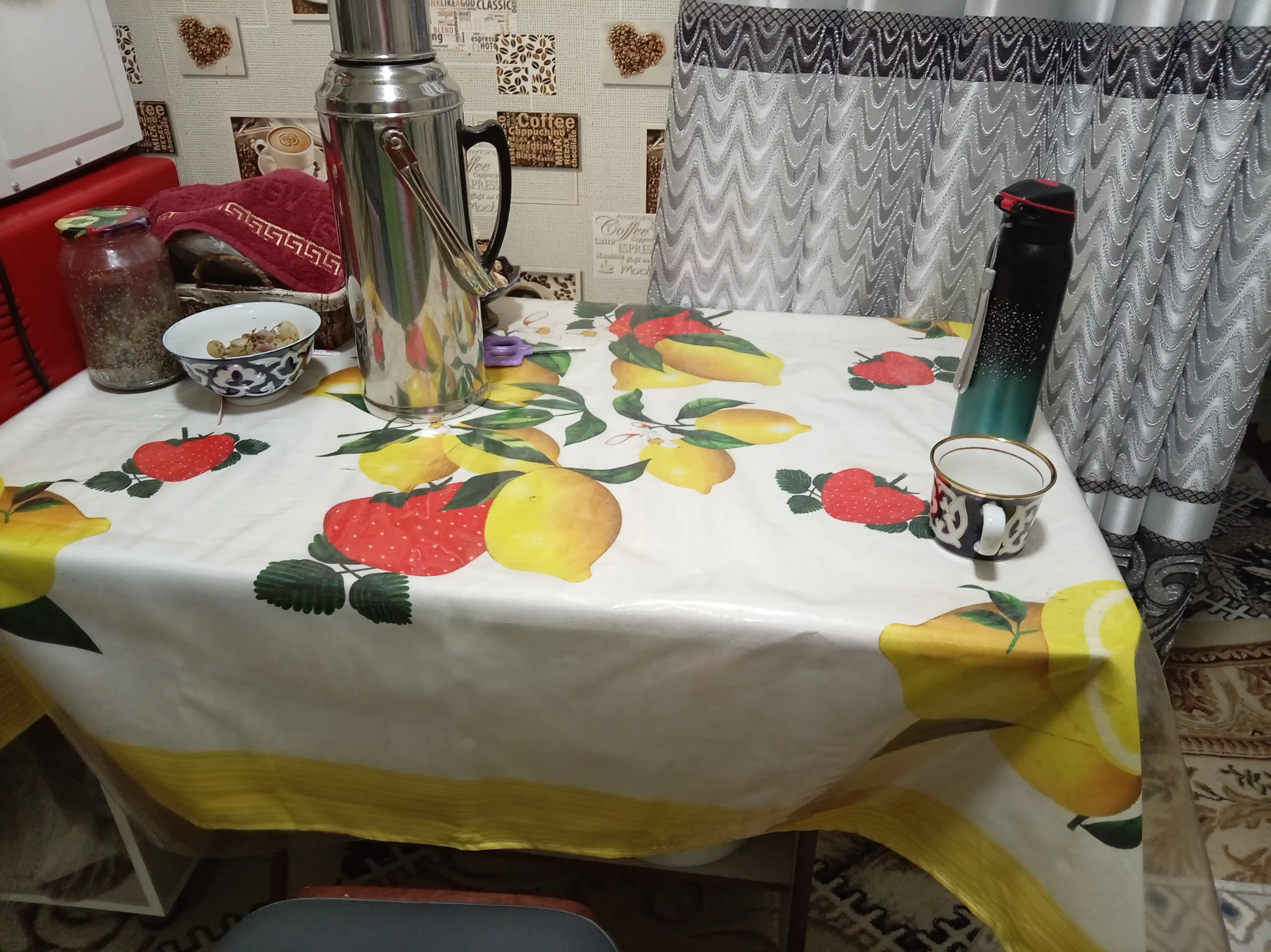 Кухонная и гостиная скатерть