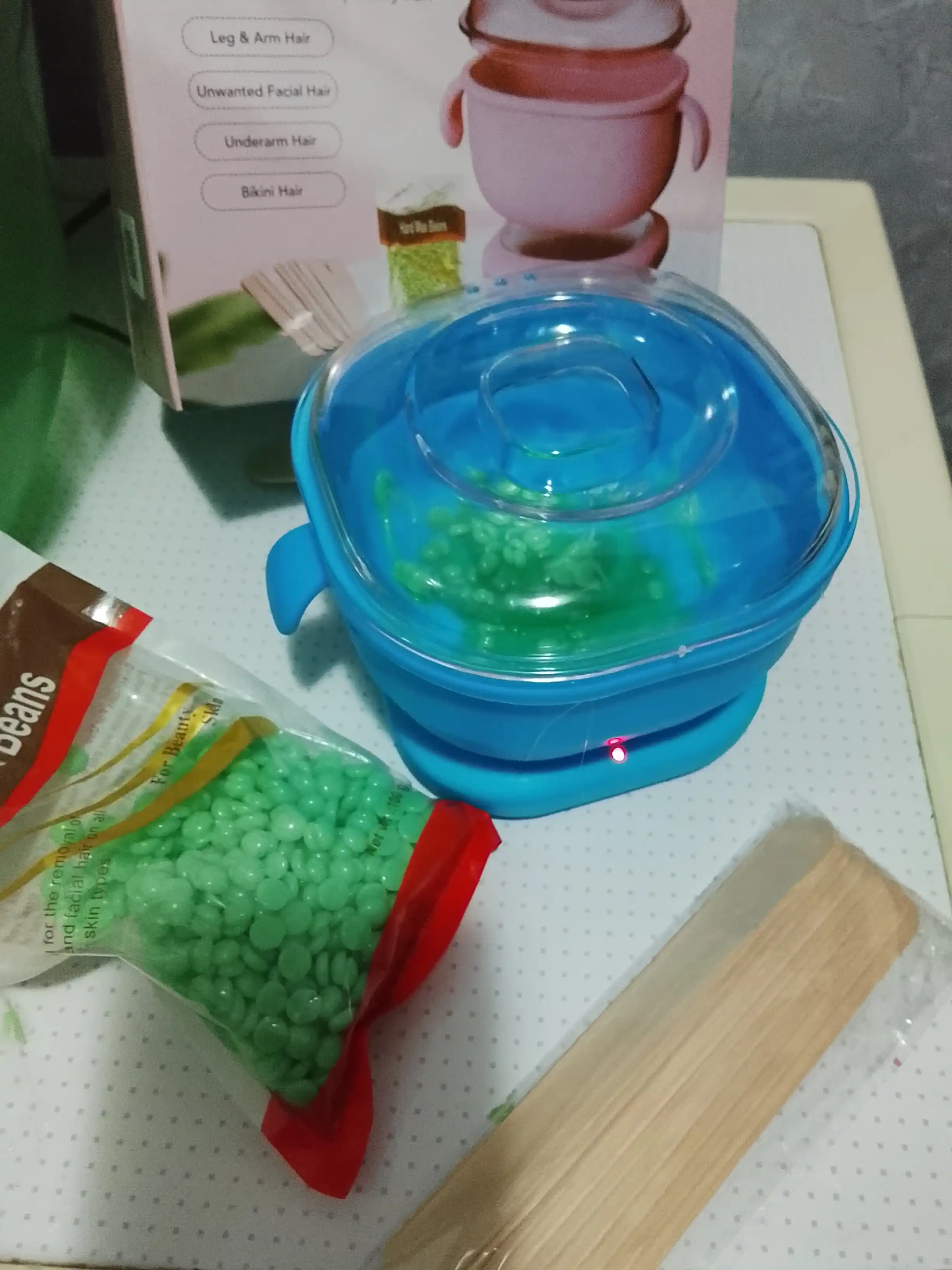 Depilatsiya to'plami, silikon qozon, granullangan mum 100 g, shpatelar 10 dona, qo'lqop sovg'a