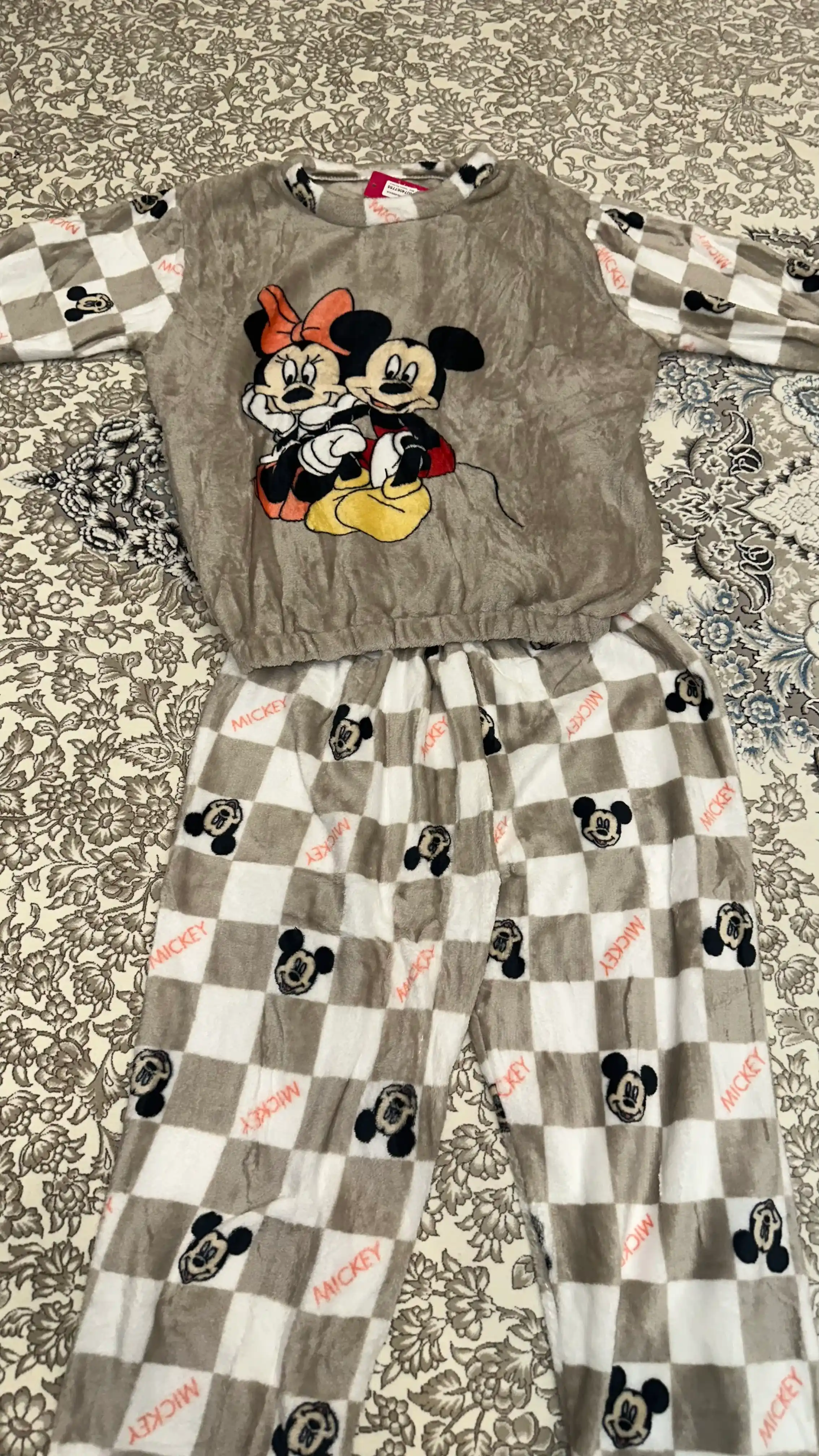 Pijama ayollar uchun