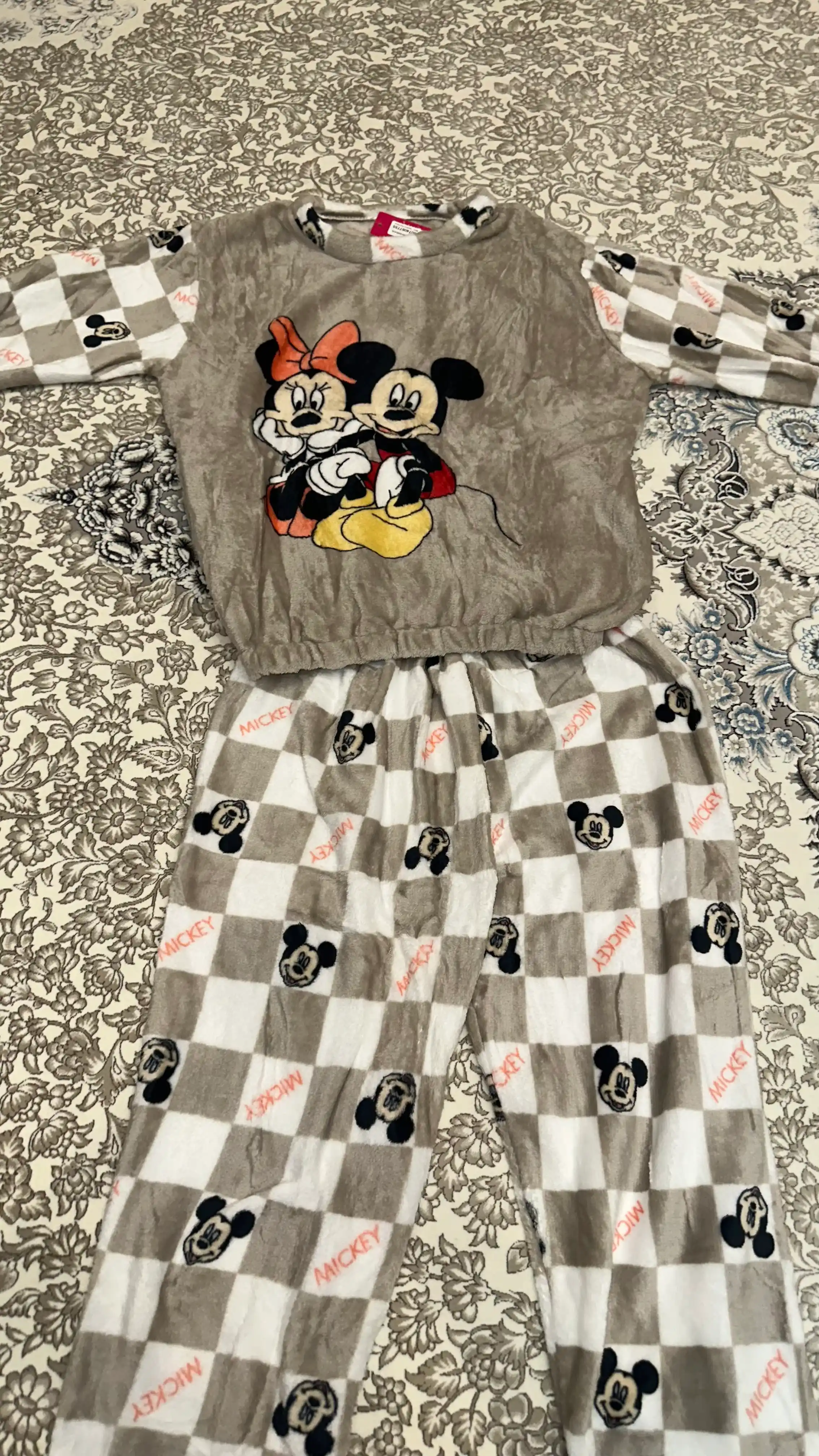 Pijama ayollar uchun