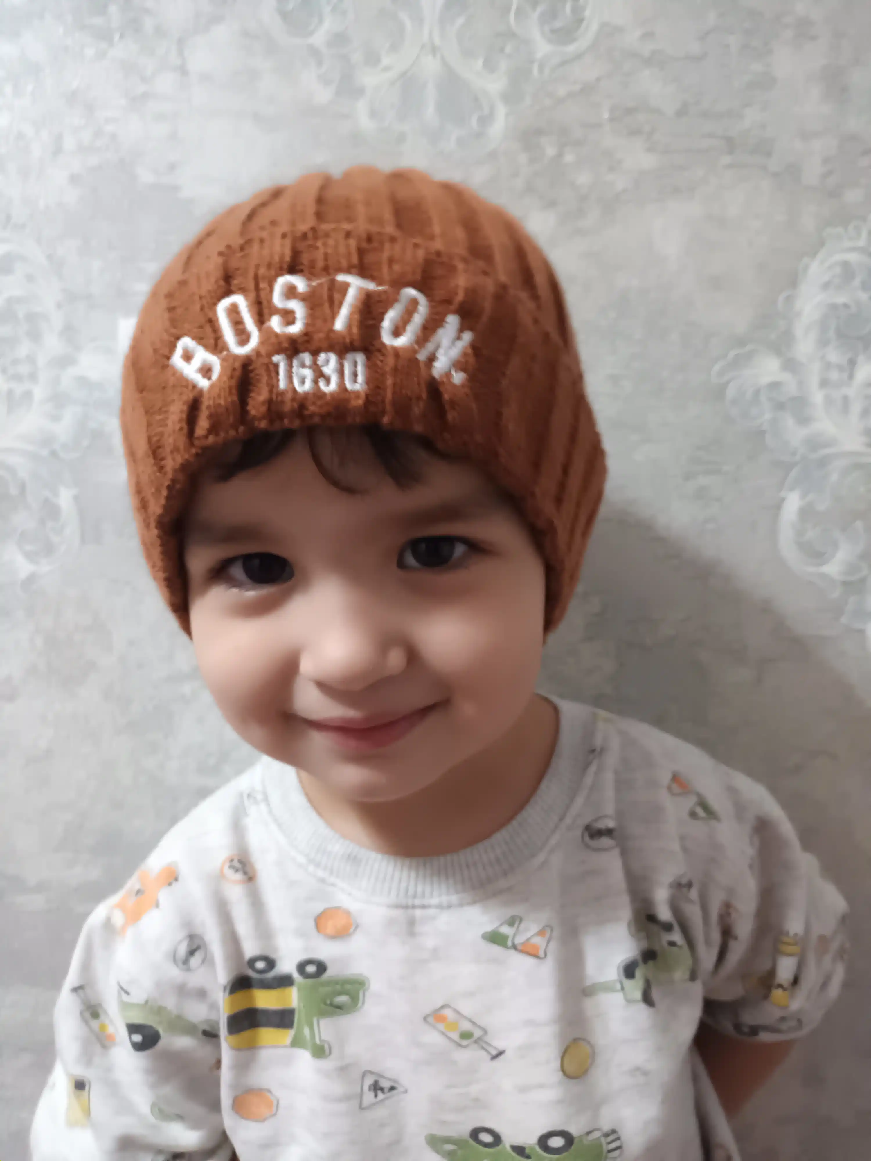 Bolalar uchun issiq qishki shapka (Boston va boshqa modellar)
