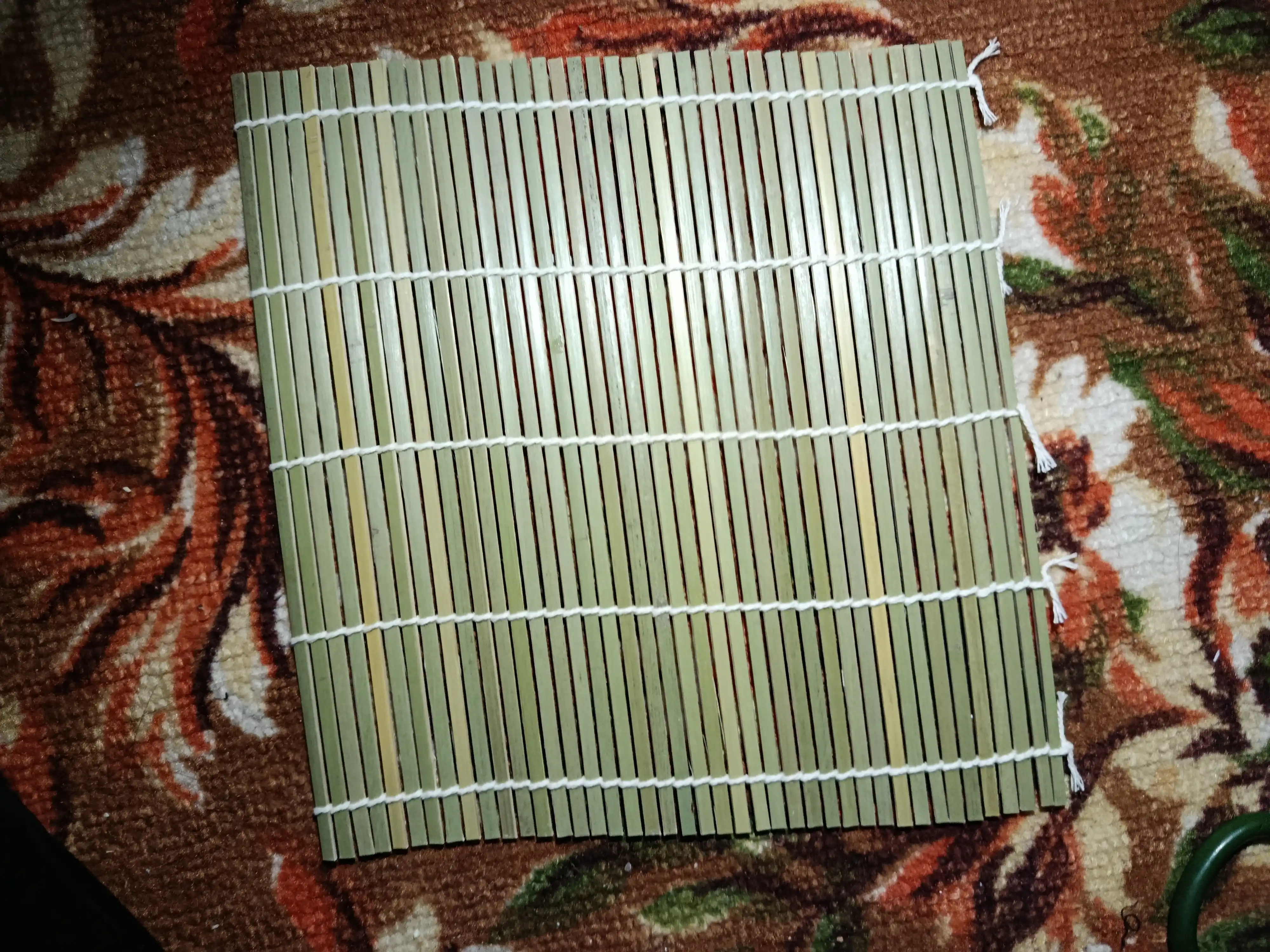 Bambukli gilamcha sushi va rollar uchun, 24 * 24 sm