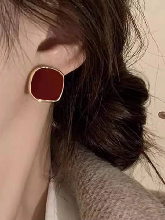 Элегантные серьги для женщин