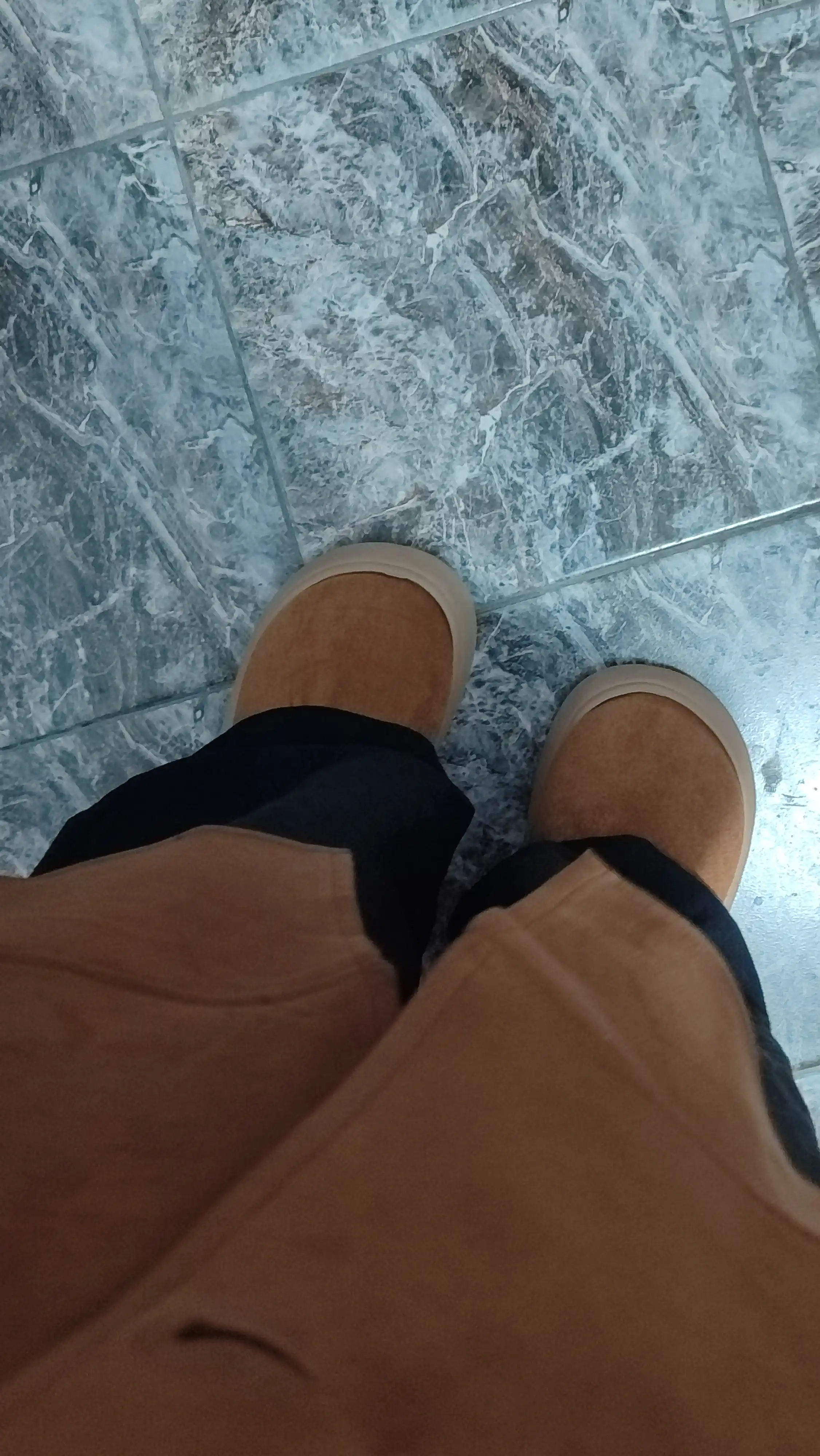 Uggi ayollar uchun, kalta, mexli, 36-37, 38-39, 40-41