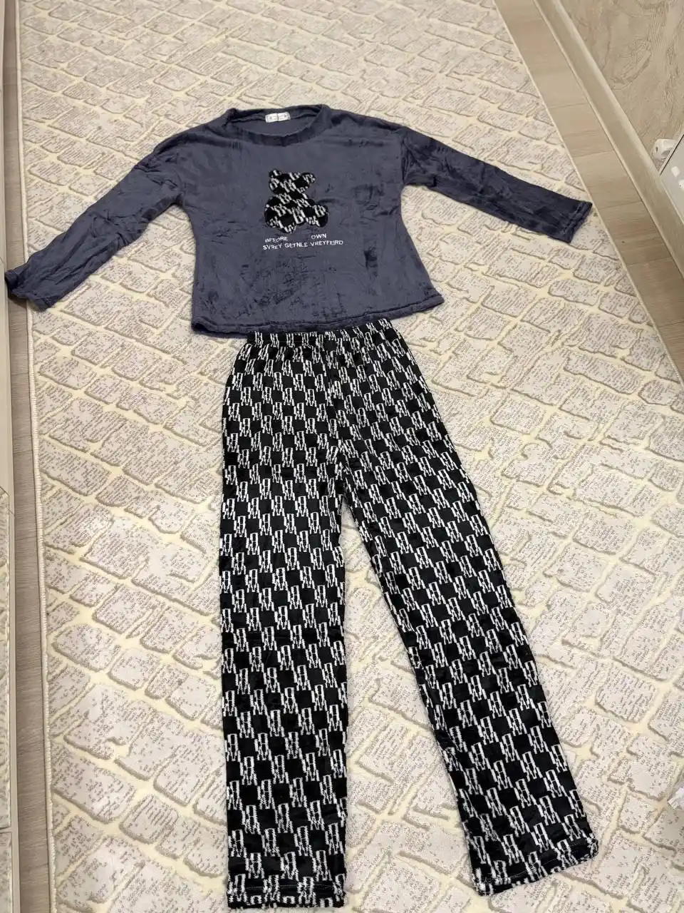 Ayollar momiq pijamasi