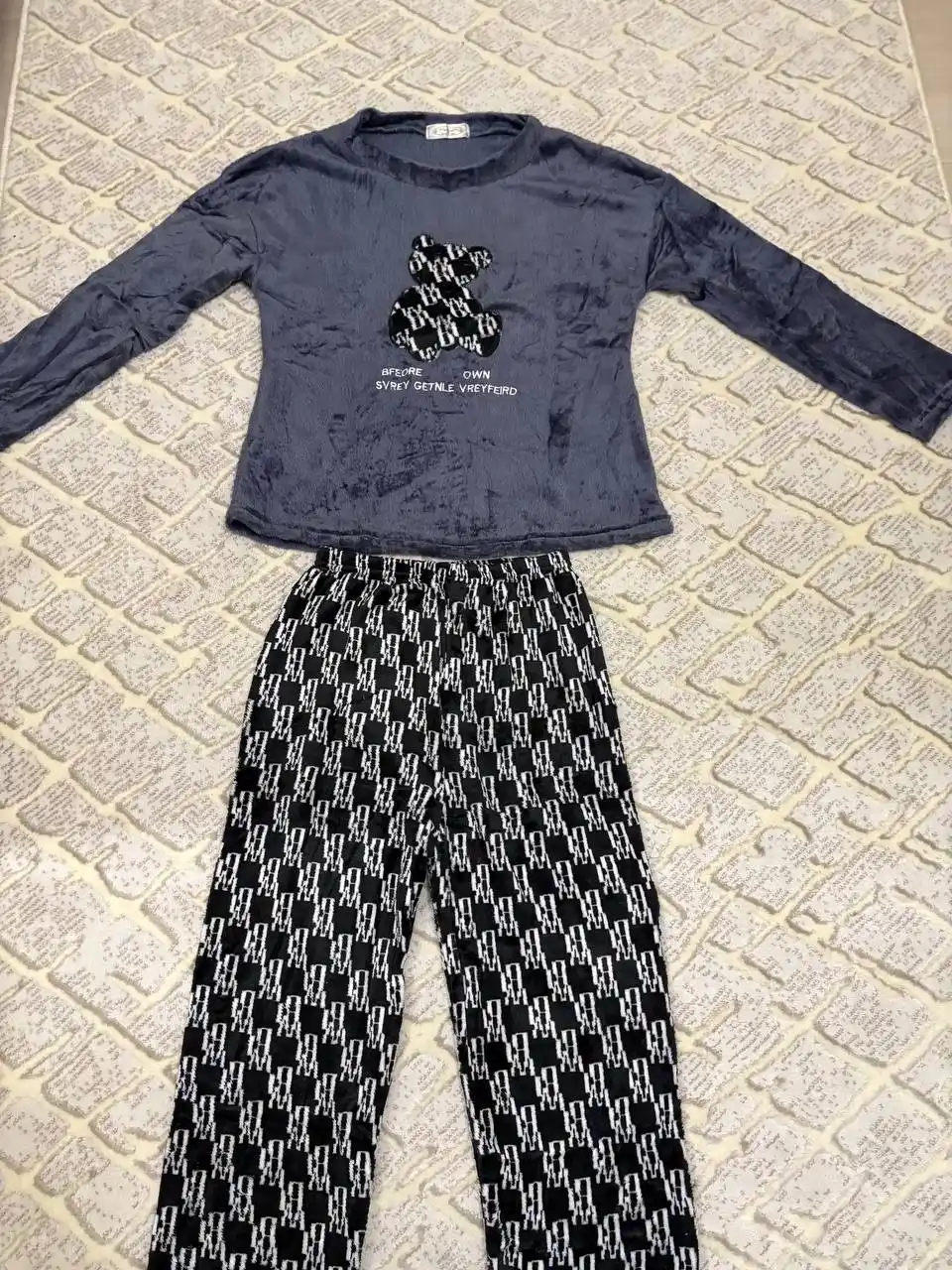 Ayollar momiq pijamasi