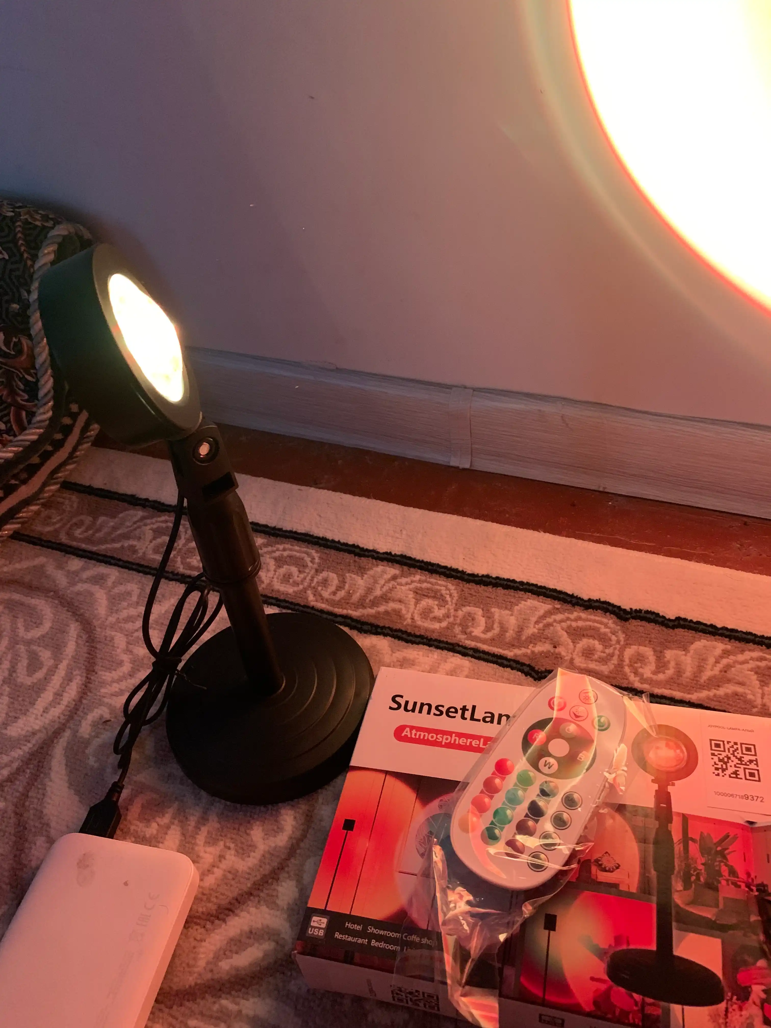 Stol va polga o‘rnatiladigan zakat chirog‘i,tik tok,16 ta rang RGB,sivitilnik orqa fon