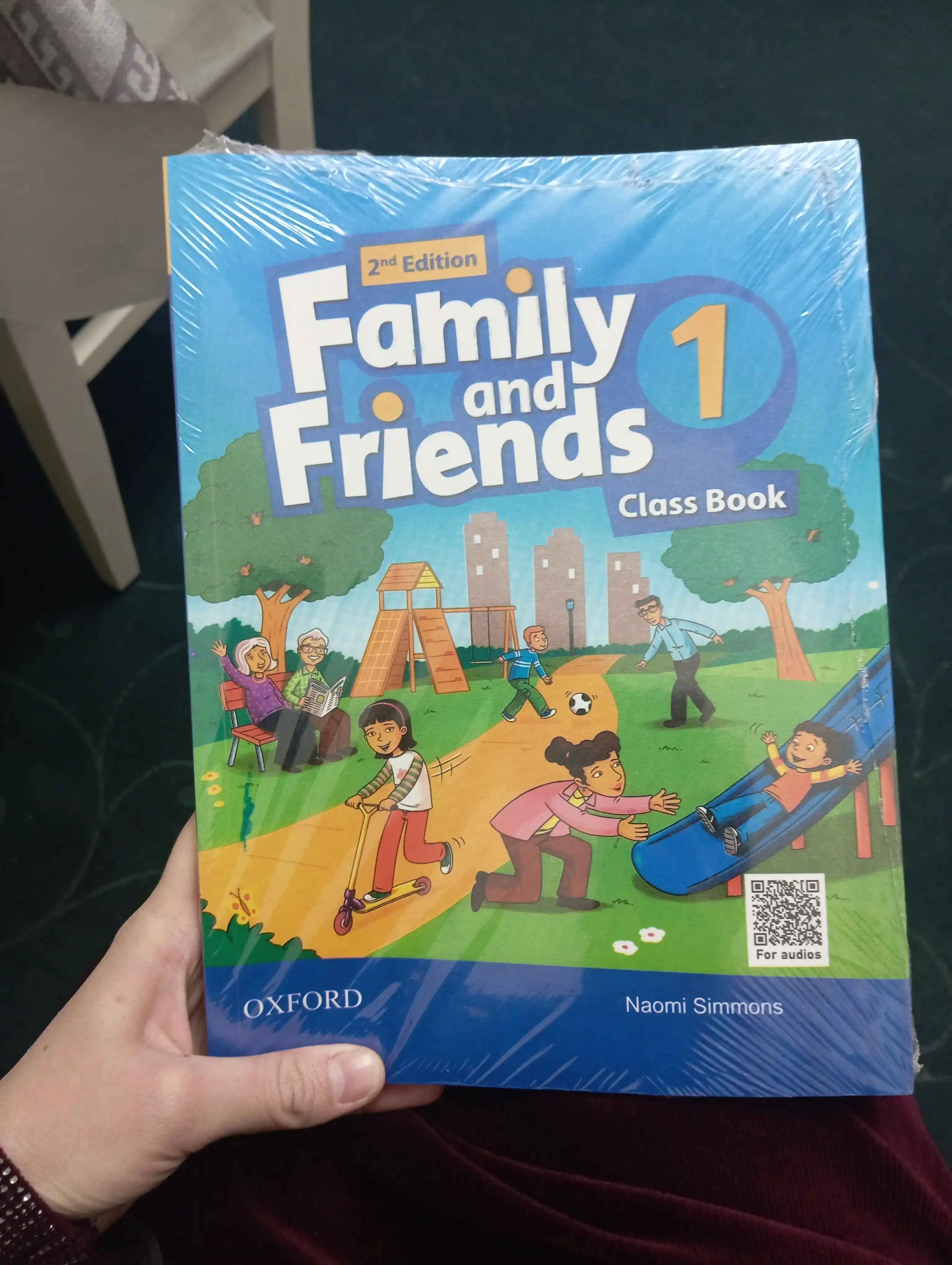 Family and Friends 1, 2 Class Book+Workbook Naomi Simmons 240x170