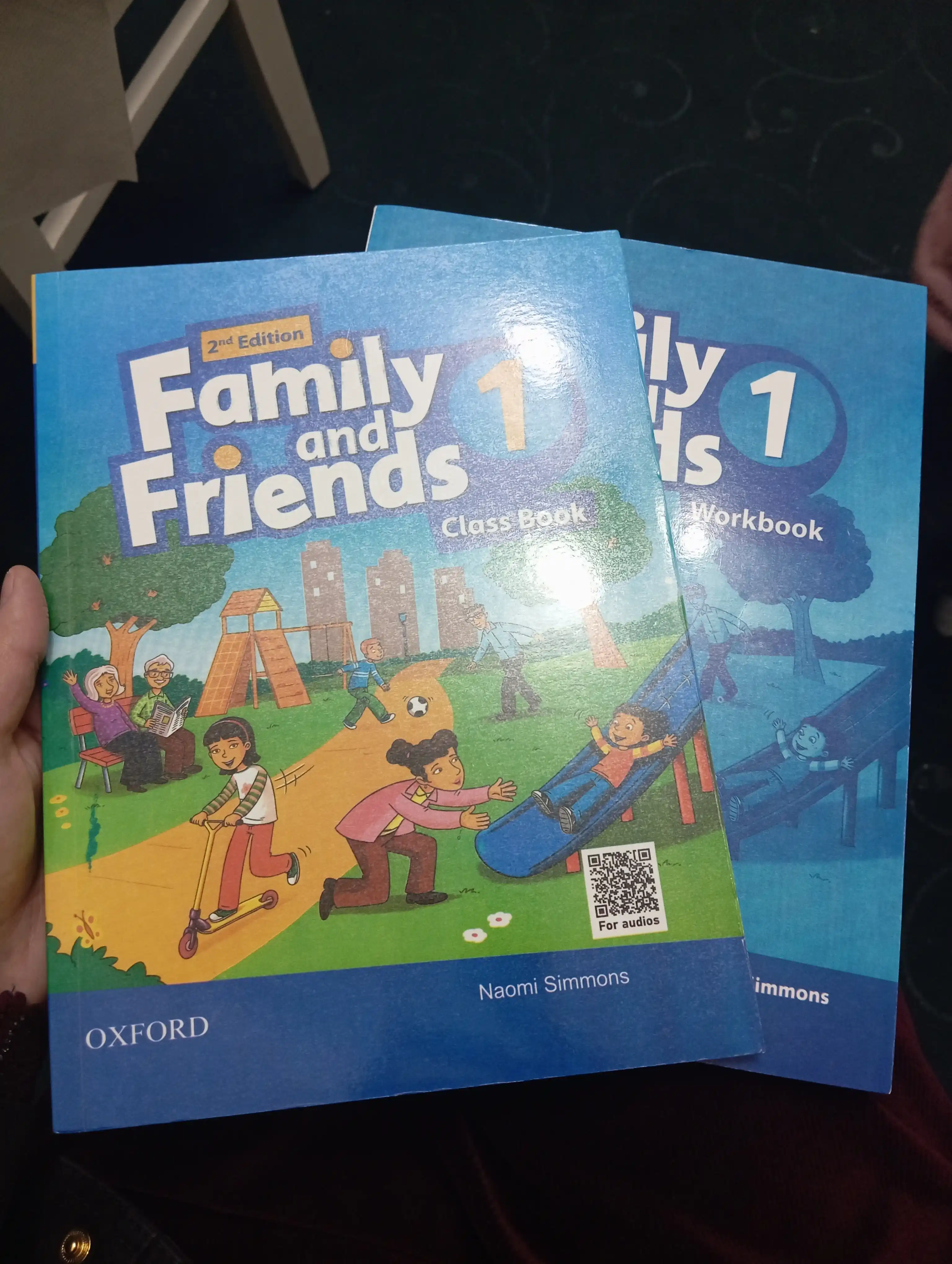 Family and Friends 1, 2 Class Book+Workbook Naomi Simmons 240x170