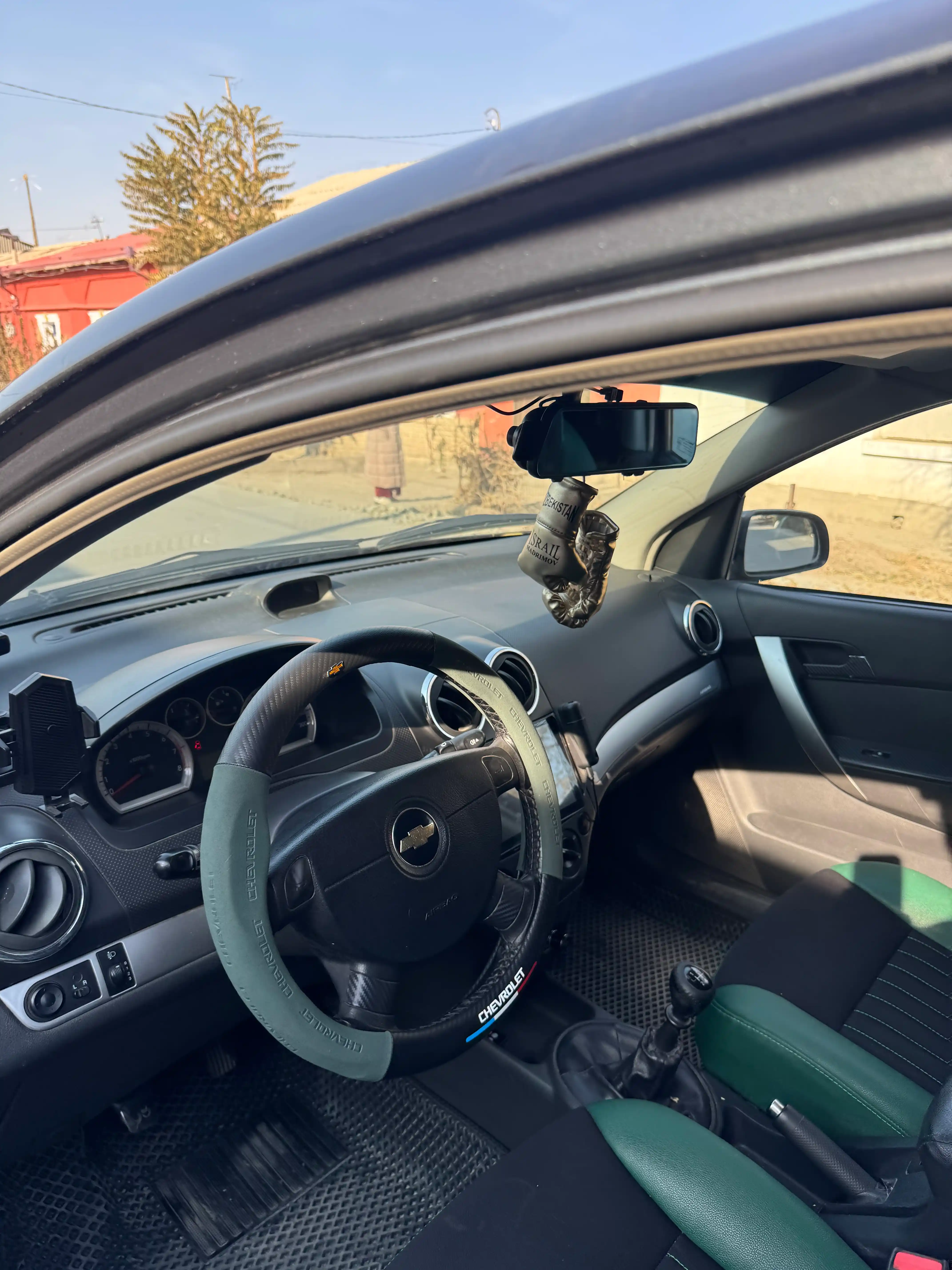 Avtomobil ruli uchun karbon tolali rul g'ilof, Chevrolet