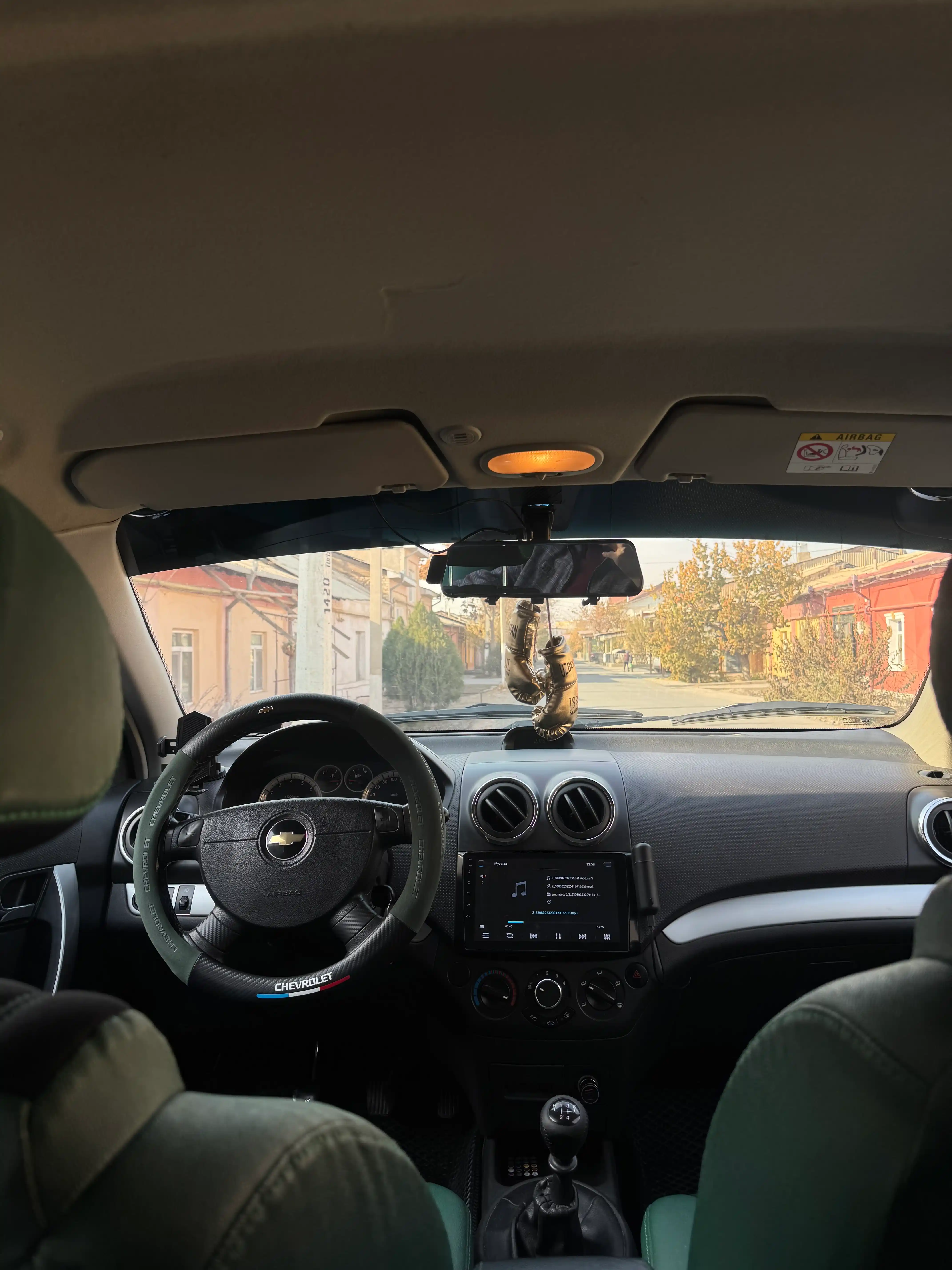 Avtomobil ruli uchun karbon tolali rul g'ilof, Chevrolet