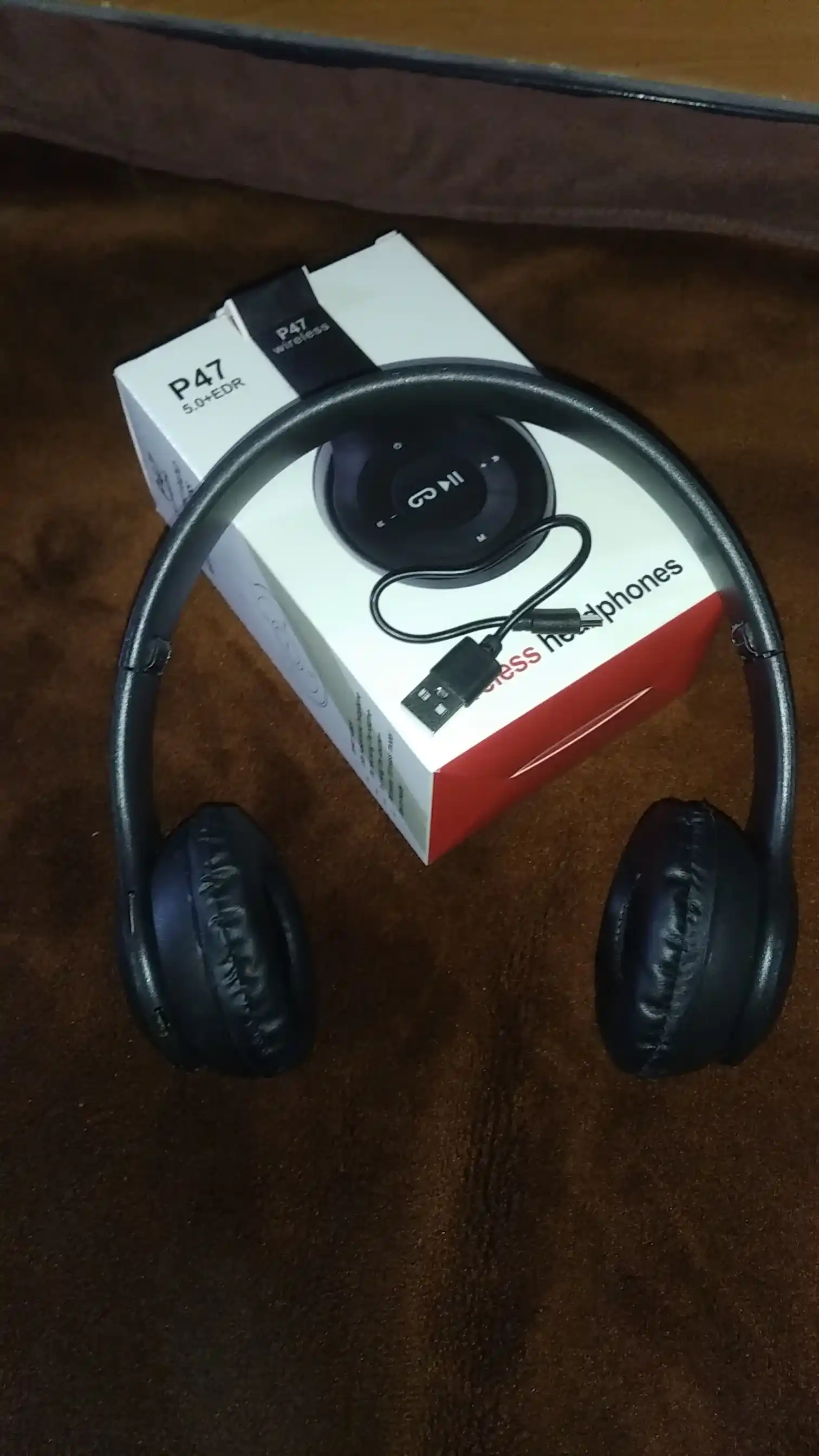 Simsiz Bluetooth quloqchinlar P47, mikrofon, radio va fleshka uyasi bilan