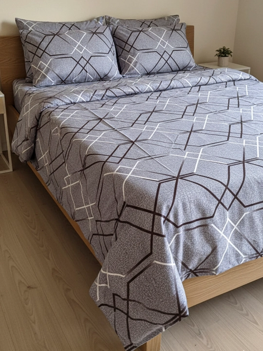 Комплект постельного белья: двуспальный 220×225 см, односпальный 220×150, наволочки 70×50