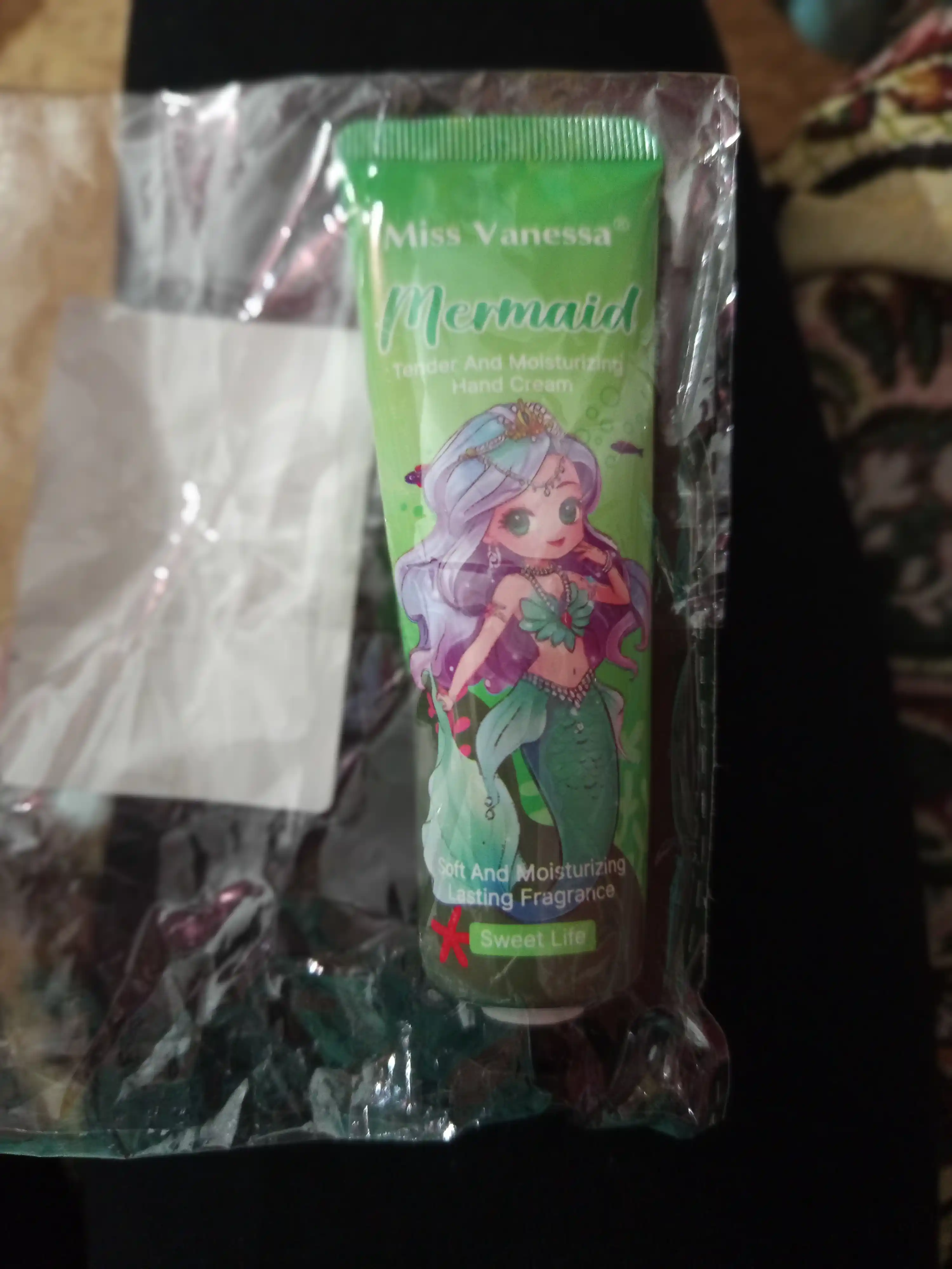 Miss Vanessadan nemlendirici krem Oziqlantiruvchi qo'l kremi Qor va muz