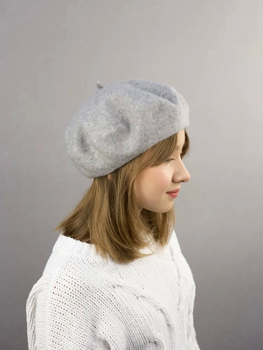 Ayollar uchun beret, klassika uslubida