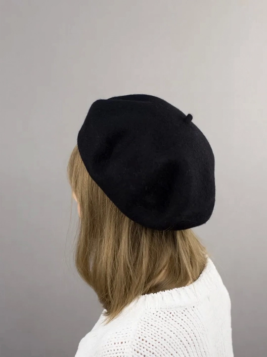 Ayollar uchun beret, klassika uslubida