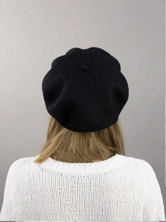 Ayollar uchun beret, klassika uslubida
