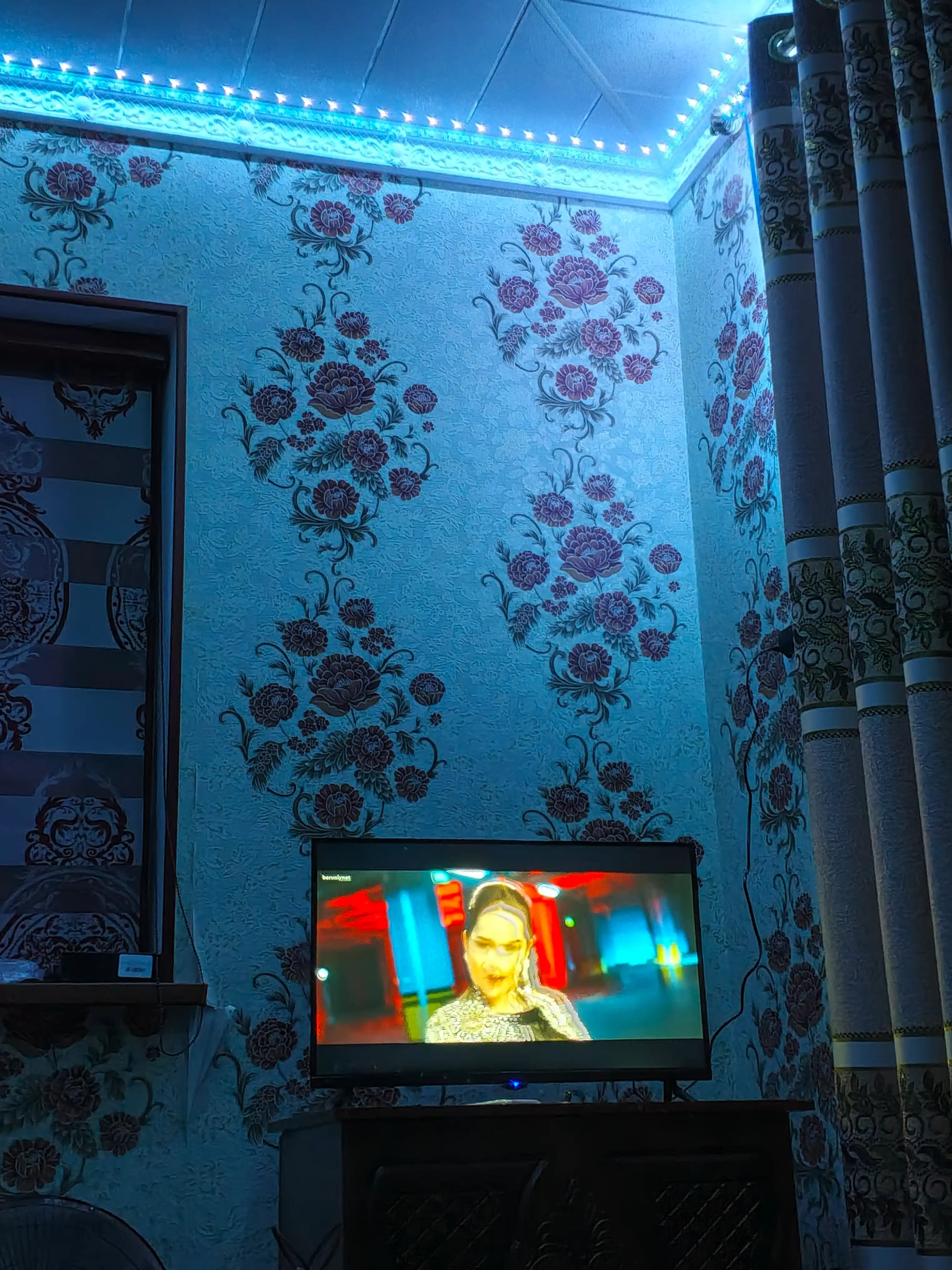 Телевизор QLT 32" 32HA2