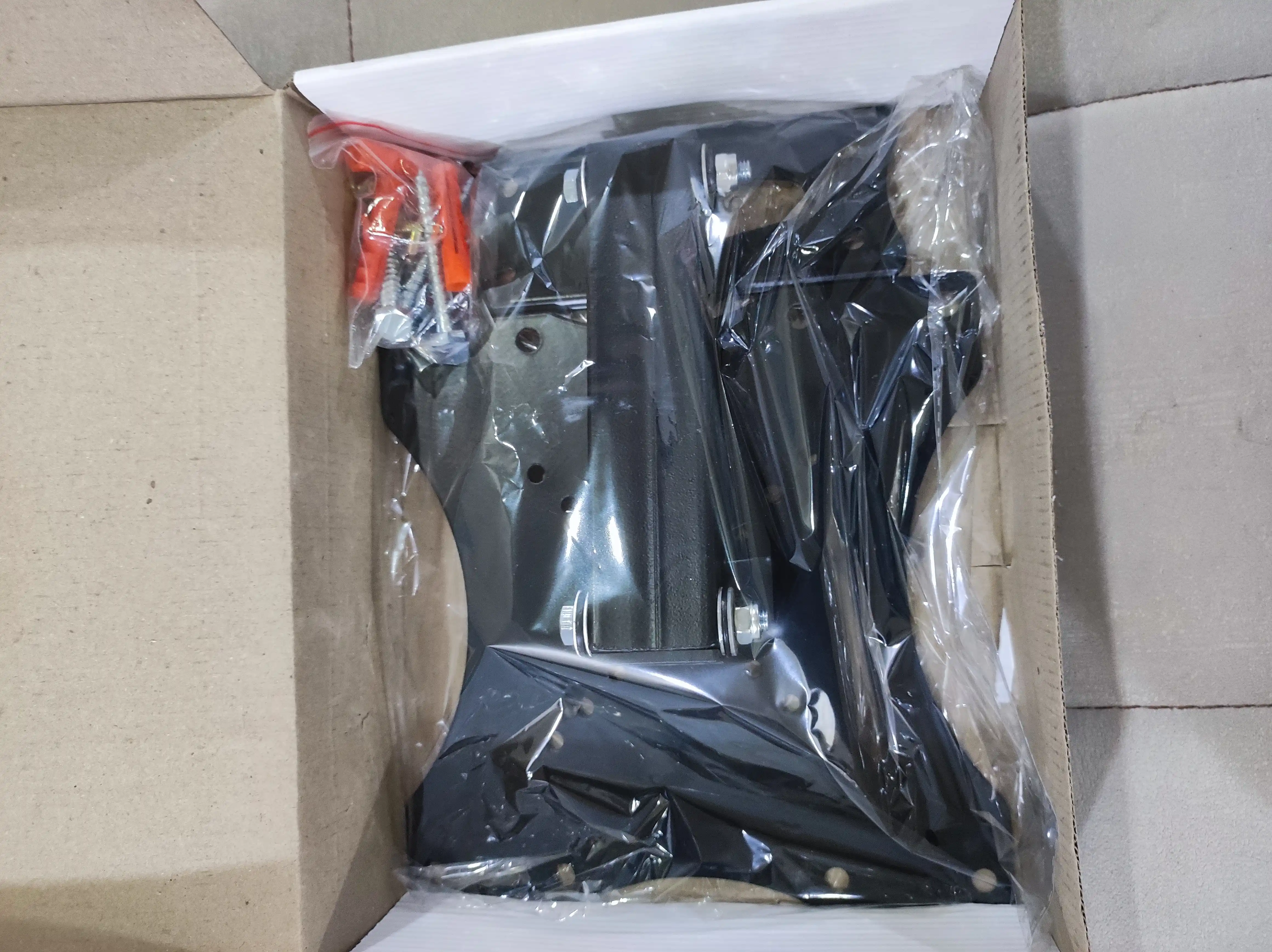 Televizor uchun kronshteyn Innotech Mini 17''-42''