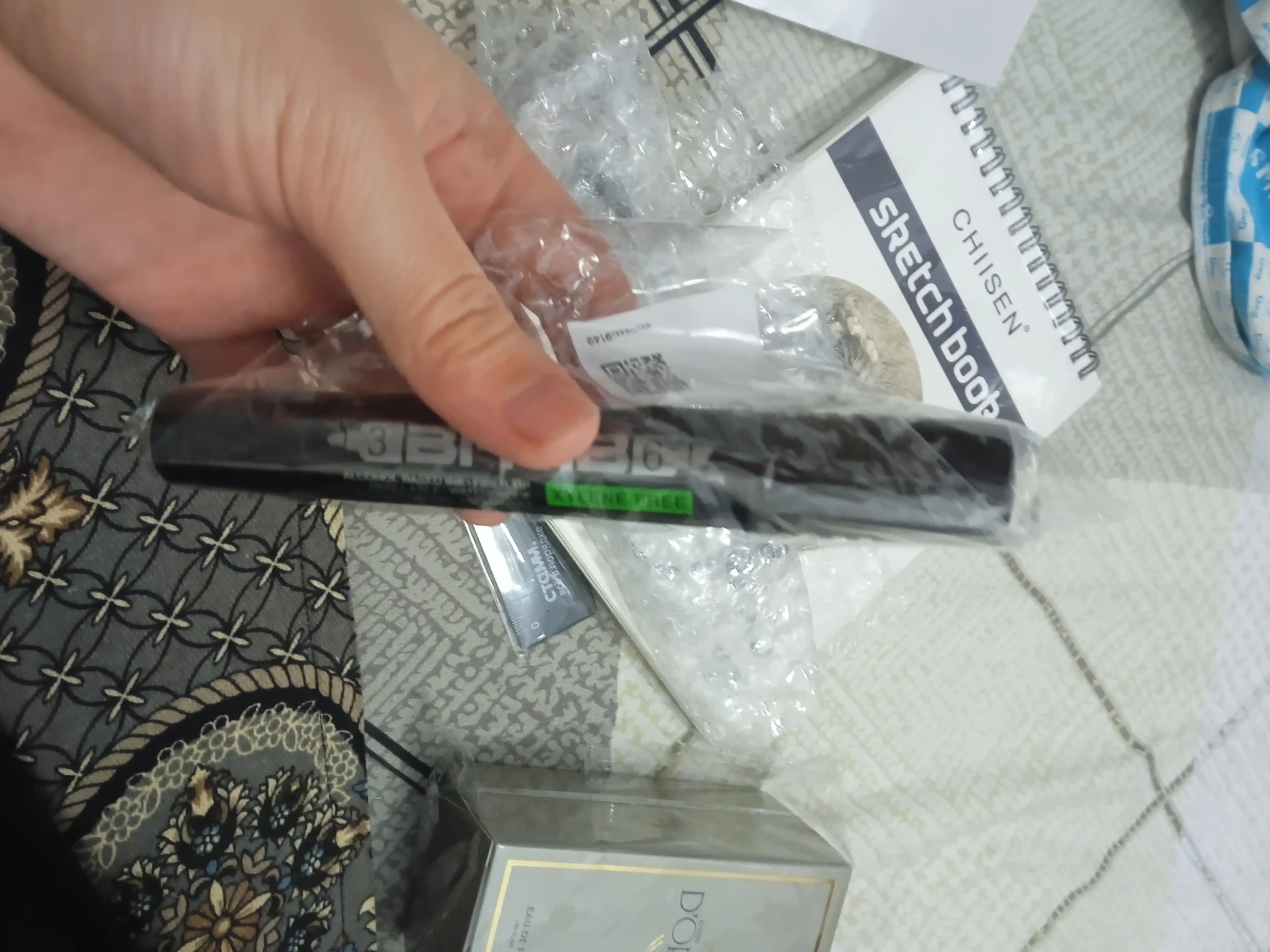 Marker qora, ikki tomonlama, bir tomoni 3 mm, ikkinchi tomoni 6 mm