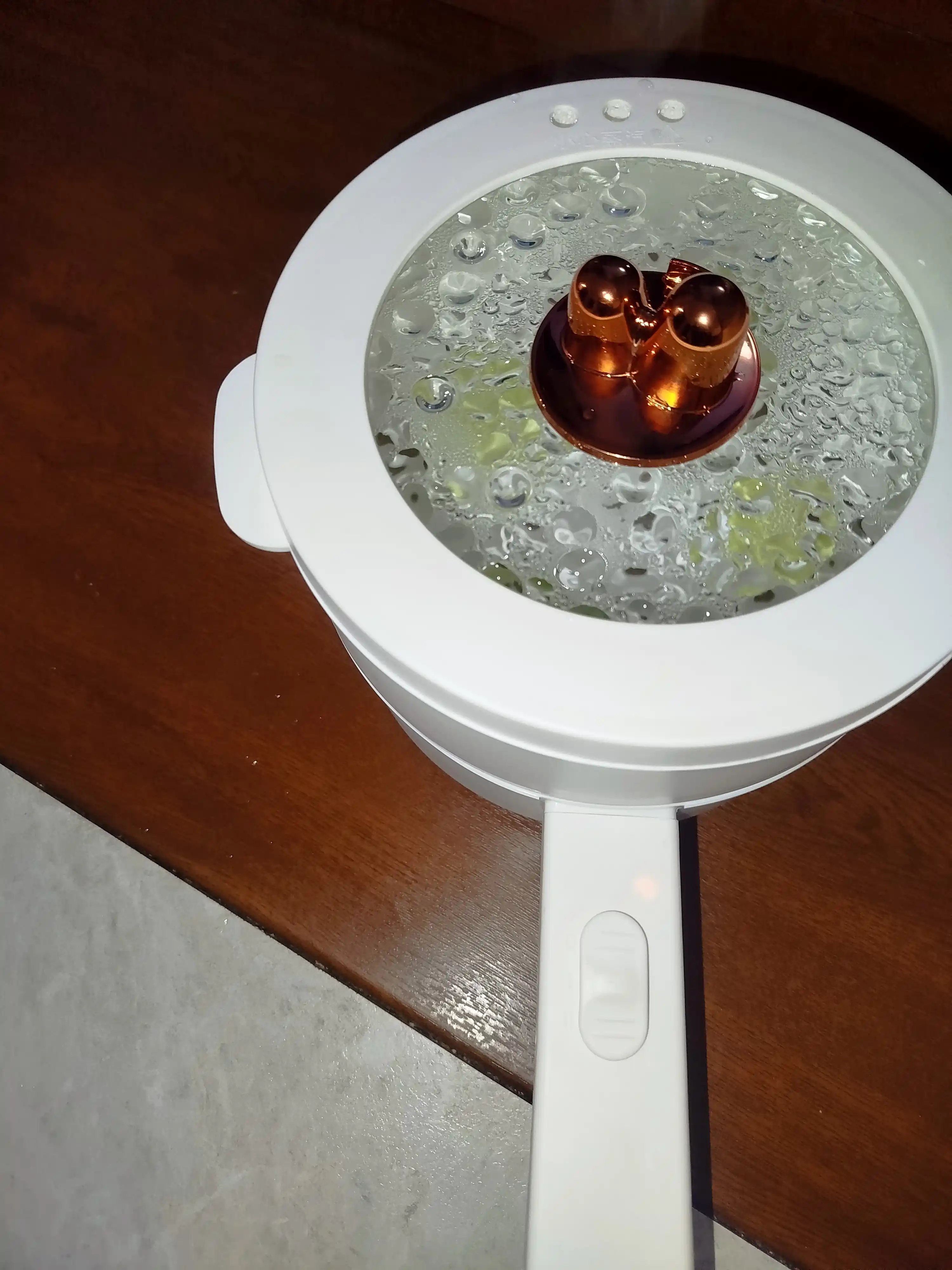 Bug‘da pishirish, qovurish, bug‘da taom tayyorlash uchun elektr qozon