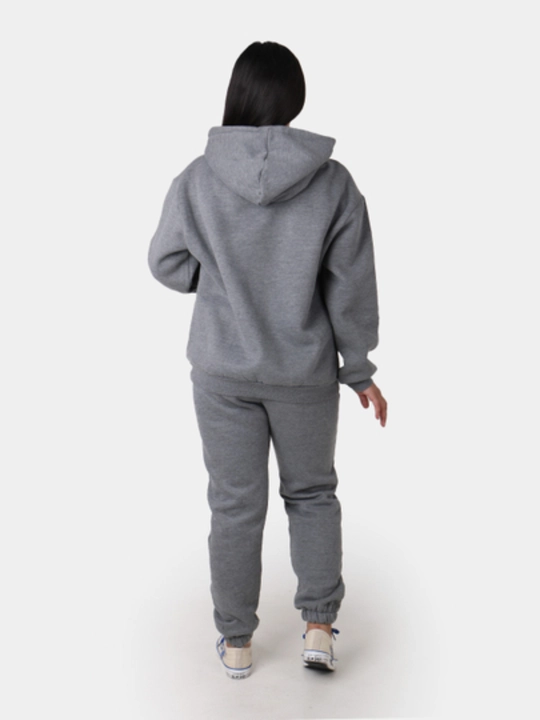 Ayollar sport kostyumi: hudi va jogger shimlar, iliq flis, liloviy